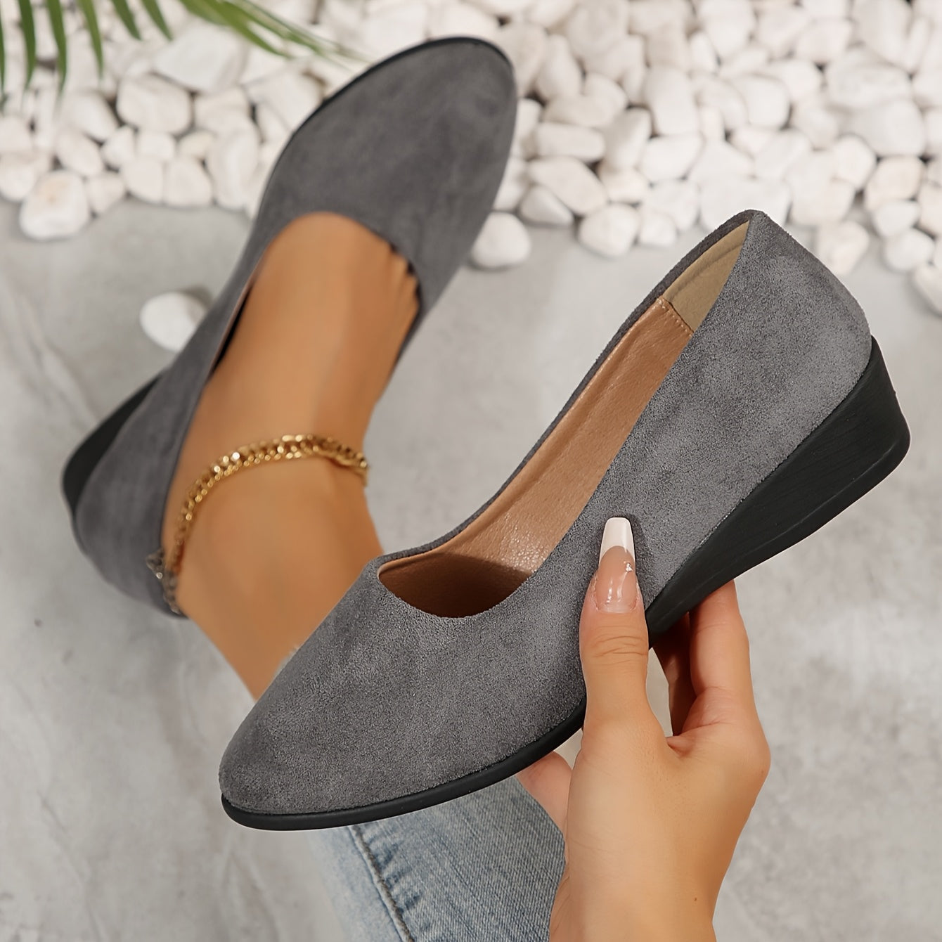 European And American Women'S Plus Size Casual Flat Bean Shoes For Spring, Summer, Autumn, Pointed Soft Sole For Wearing On The Outside, Shallow Mouth Single Shoe For Women