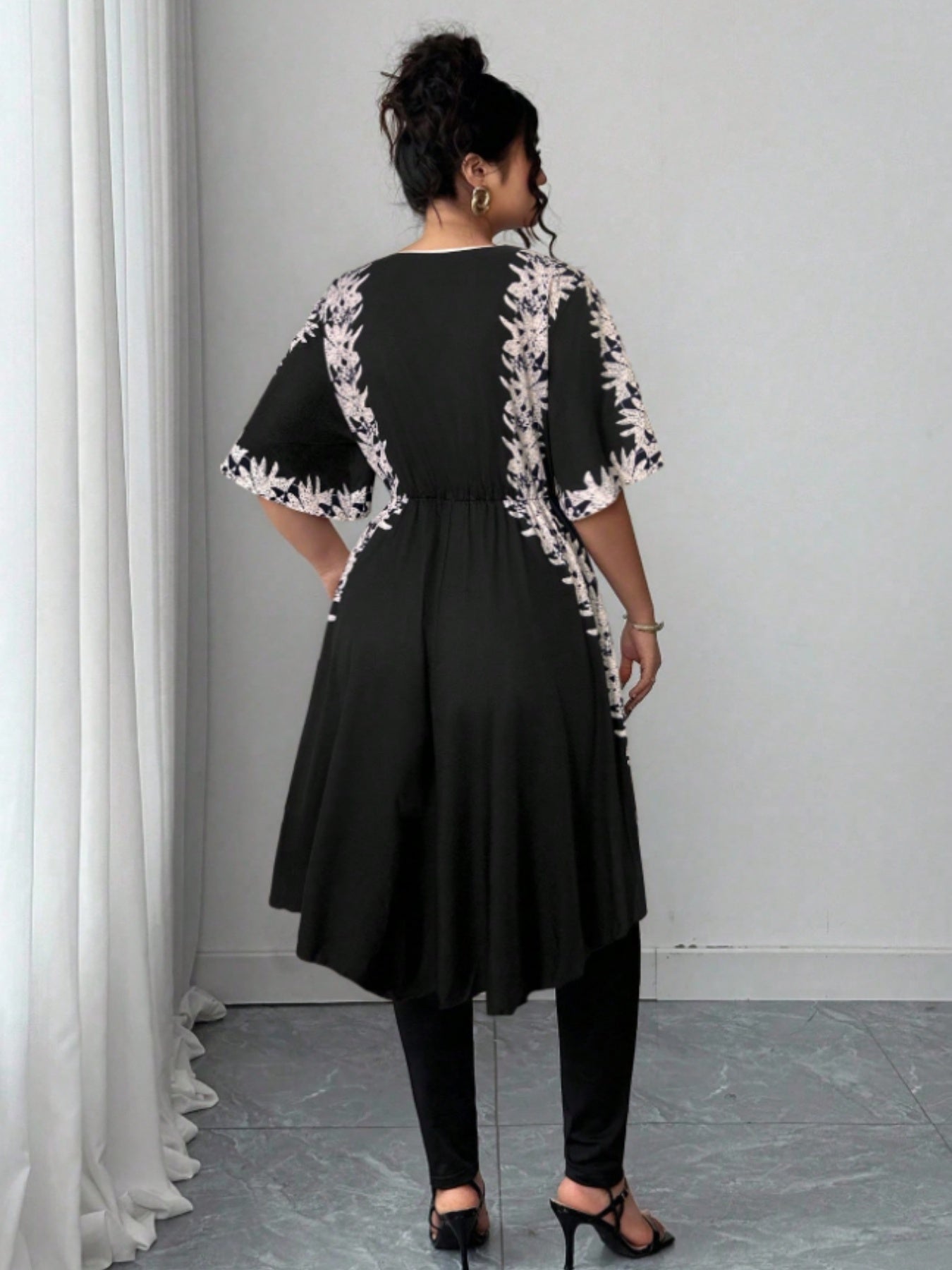 Women's White Polyester Printed V-Neck Dress - product view 31