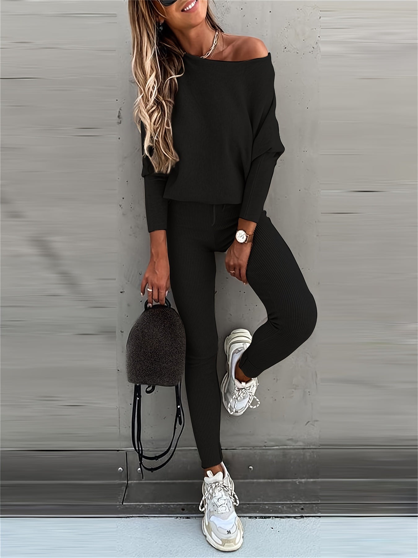 Casual Two-Piece Outfit Featuring a Long-Sleeve Pullover And High-Waisted Drawstring Pants, Ideal for