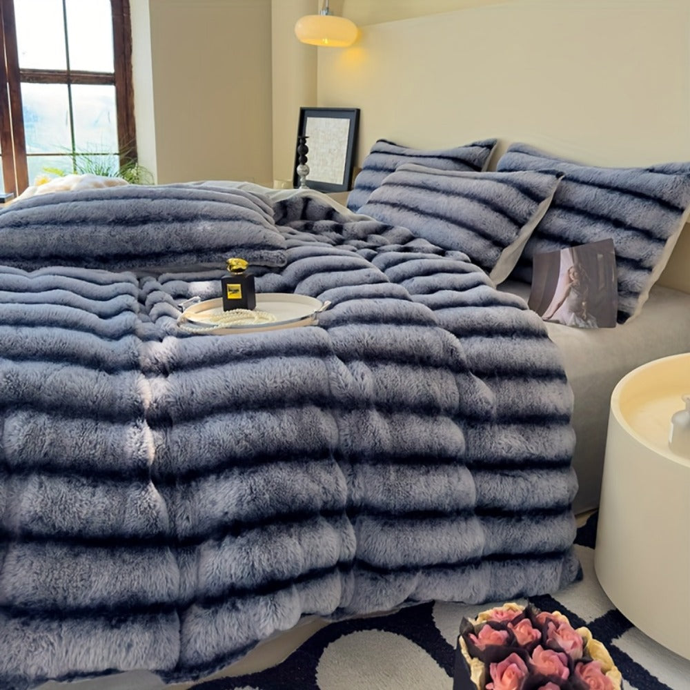 Faux Rabbit Fur Throw Blanket - Double-Layer Reversible Softness
