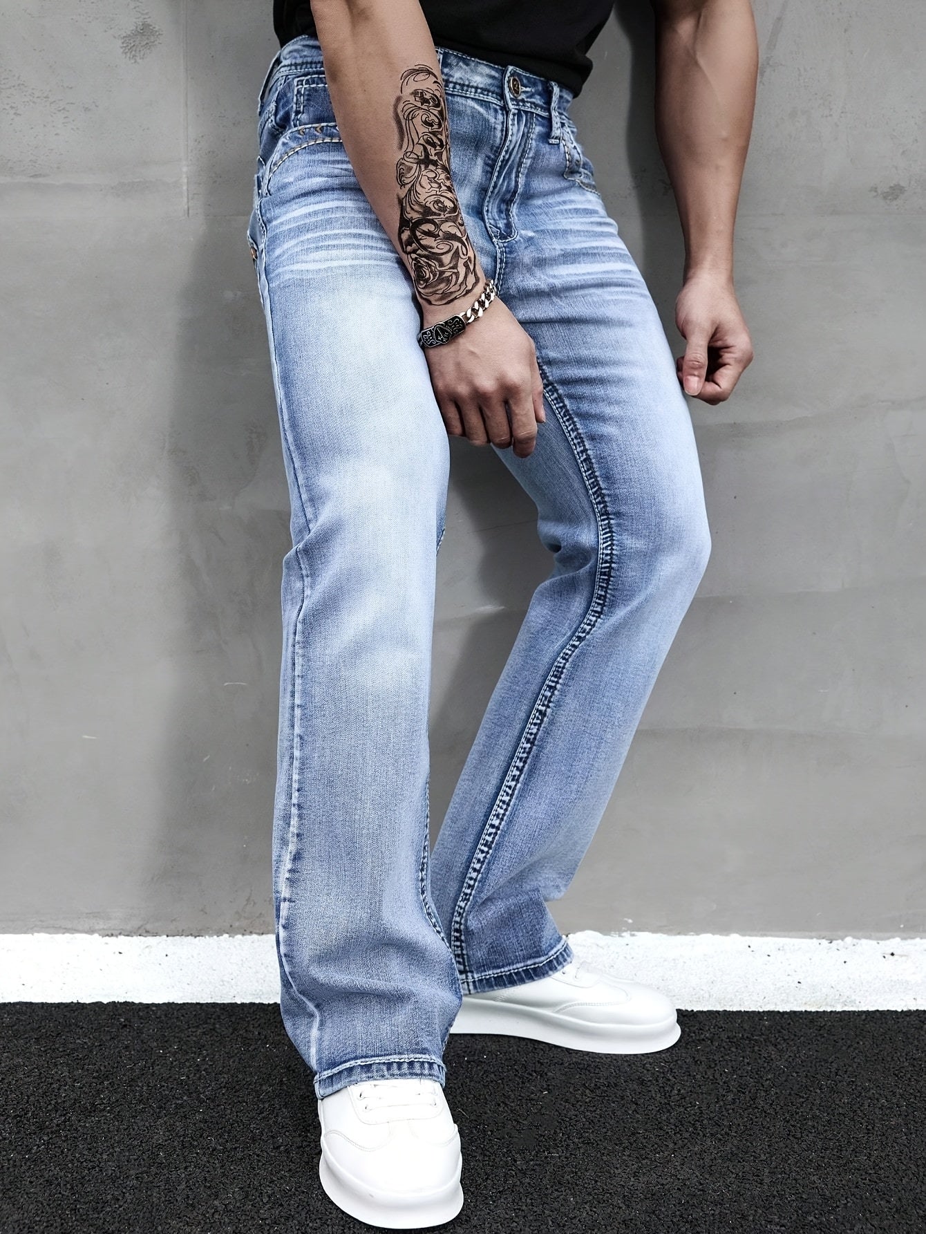ESDVQ Men's Slim-Fit Classic Washed Denim Bell-Bottom Jeans - Mid-Stretch Machine-Washable Flared Pants with Suitable for All-Season Wear, Comfortable Stretchable Bell-Bottoms for Casual & Dressy Outfits
