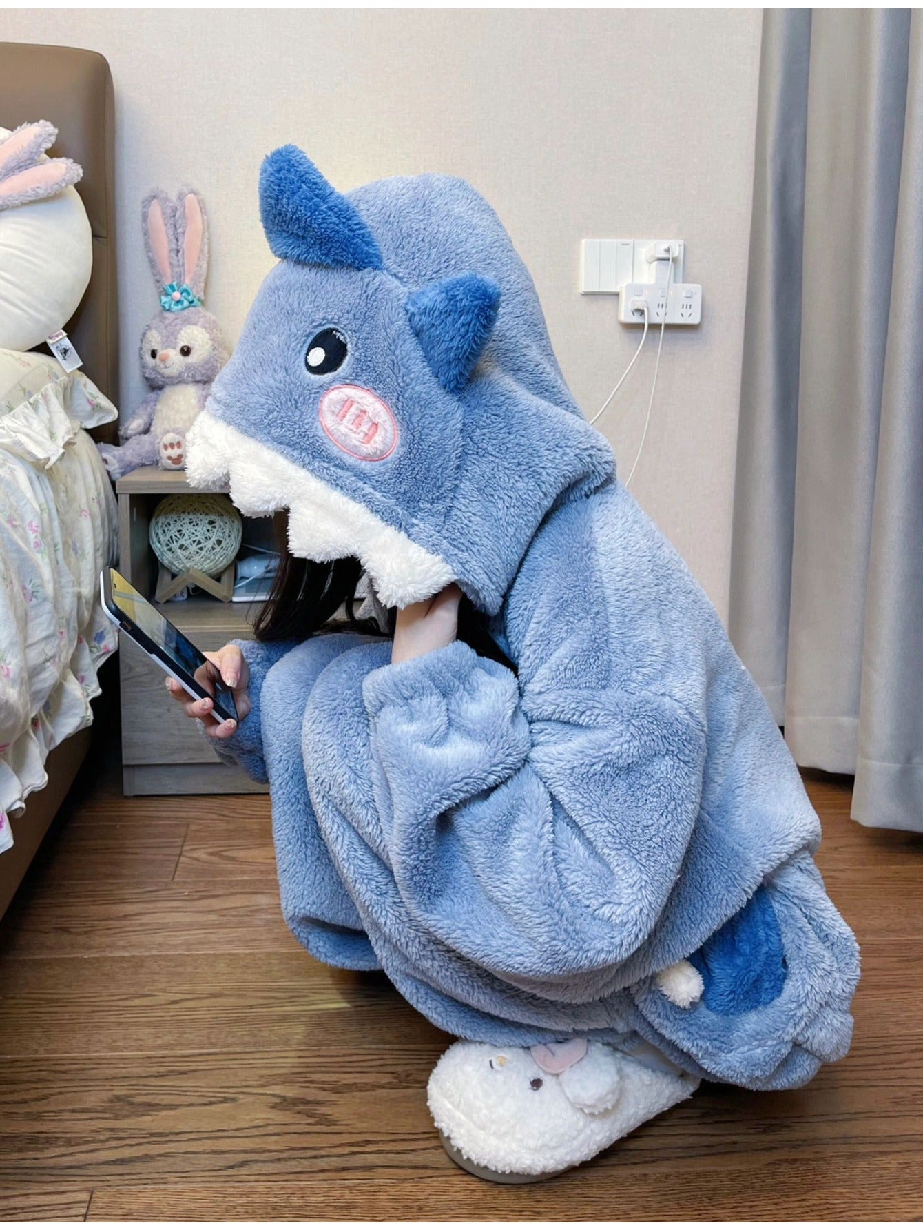 [Hooded Coral Fleece] Winter Jumpsuit Sleepwear, Cute And Sweet Shark Nightgown, Hooded Coral Fleece Thickened And Plush Cartoon Home Outfit