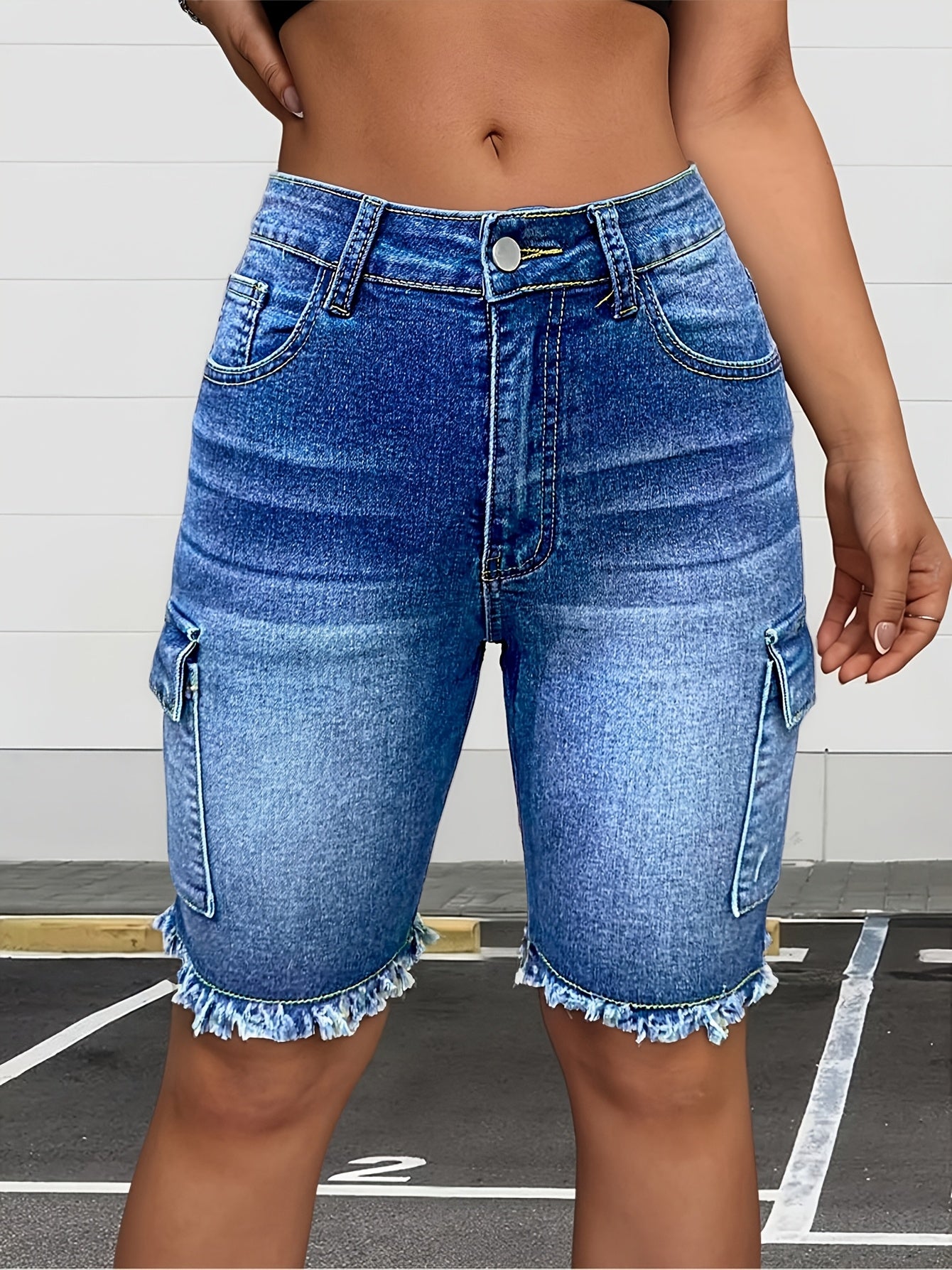 Spring Summer New Women's Sexy Babe Style High Waist Gradient Wash Denim Bermuda Shorts, Stretch Slim Frayed Hem Hip Lifting Cargo Pocket Mid Length Shorts, Versatile Daily Streetwear Dating Outing Vacation for Plus Size Friendly Women