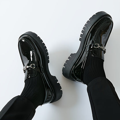 [Party Wedding Prom] Men's Patent Platform Slip-On Loafers, Fashion Round Toe Metal Decoration Non-Slip Thick Sole Business Dress Shoes Casual Party Wedding Prom Shoes All-Season Versatile for Office, Party, Casual Wear - Slip-On Round Toe Design