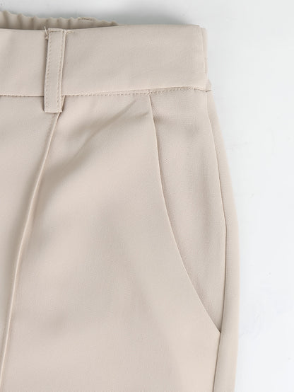 Elegant Women's Wide-Leg Pants with Drape Office-casual Trousers Featuring A Flattering Silhouette Suitable for Both Formal And Casual Attire. A Versatile Wardrobe Essential.