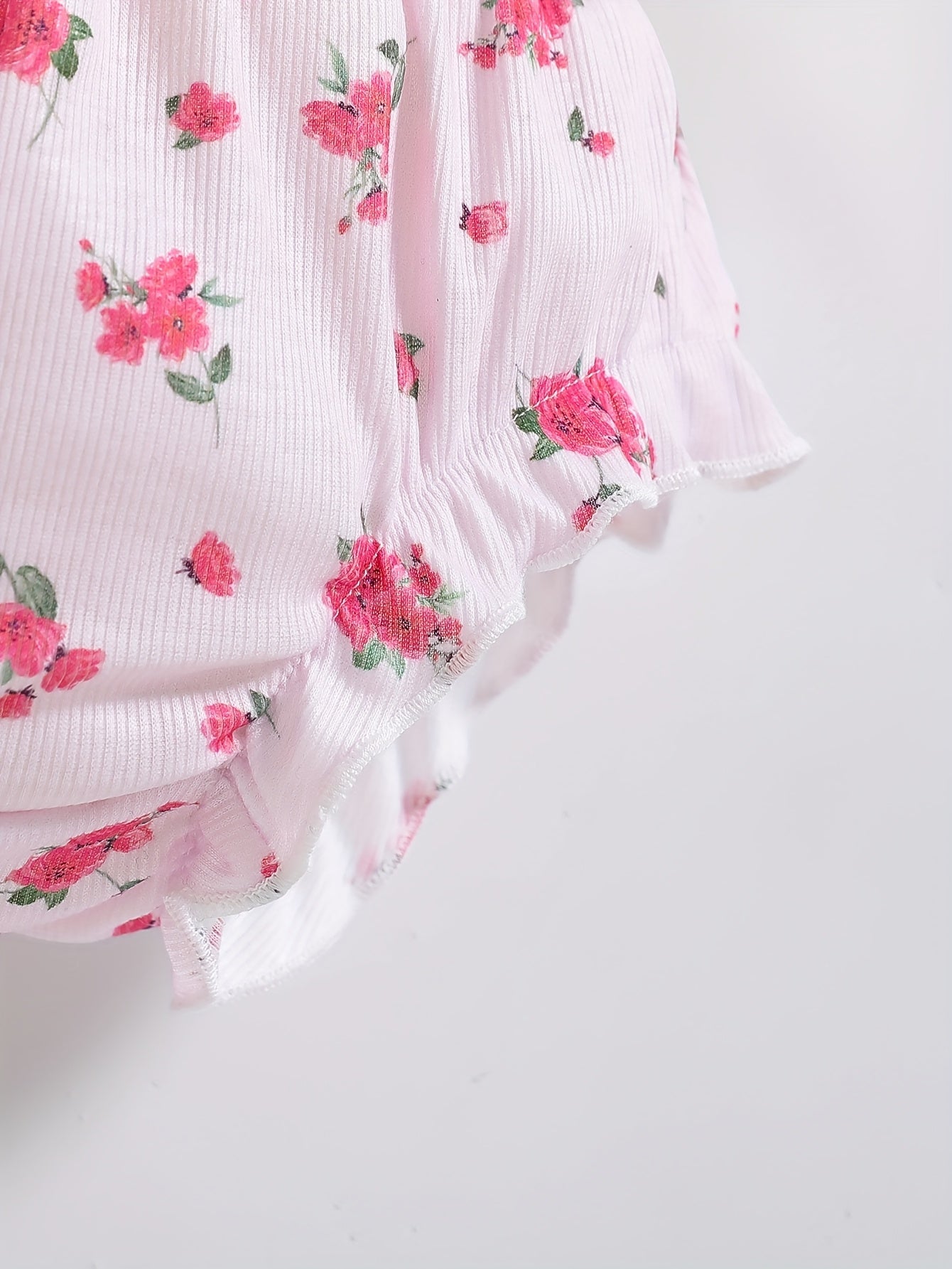 Girls' Shorts - School Season Gift - Summer Lightweight Design with Heart-shaped Pleated Edges - Baby Girl's 0-3 Years Old Small Pants - Versatile And Cute Casual Style - Suitable for Festivals And School Days - Girls' Shorts - Valentine's Day Gift