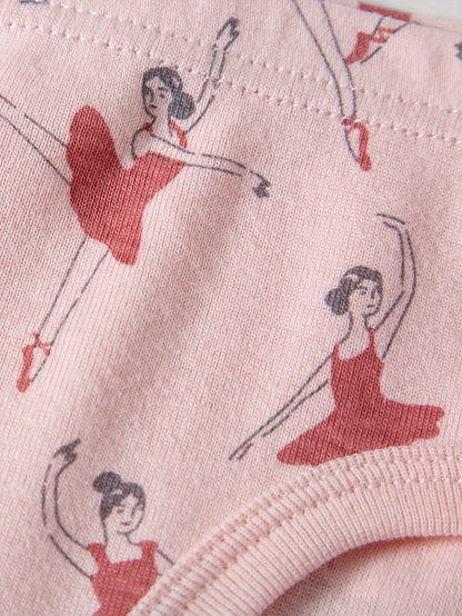 A Dozen Sets of Soft And Airy Girls' Underwear Featuring Designs Like Dolphins, Unicorns, Dancing Girls, Foxes, Balloons, Castles, Stripes, Flowers, Pegasus, And More, Perfect for Both Kids And Children