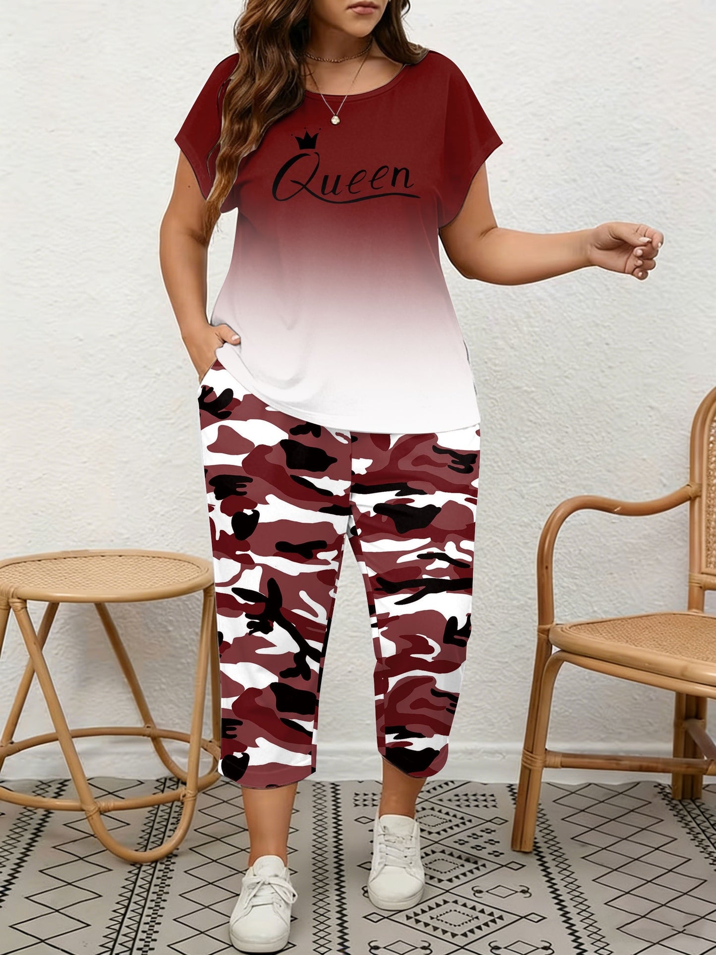 Plus Size, Spring/Summer Plus Size Women's 2pcs Set, Gradient Print And Queen Print, Round Neck Top with Capri Pants, Suitable for Home, Leis And Outings