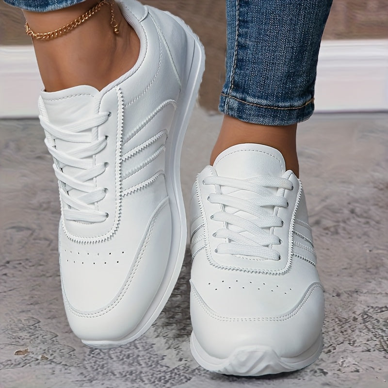 Fashion Versatile New Women's Casual Sports Shoes Soft Sole Comfortable and Not Tired Feet Large Size Women's Shoes Casual Wear, Women Shoes, Sneakers
