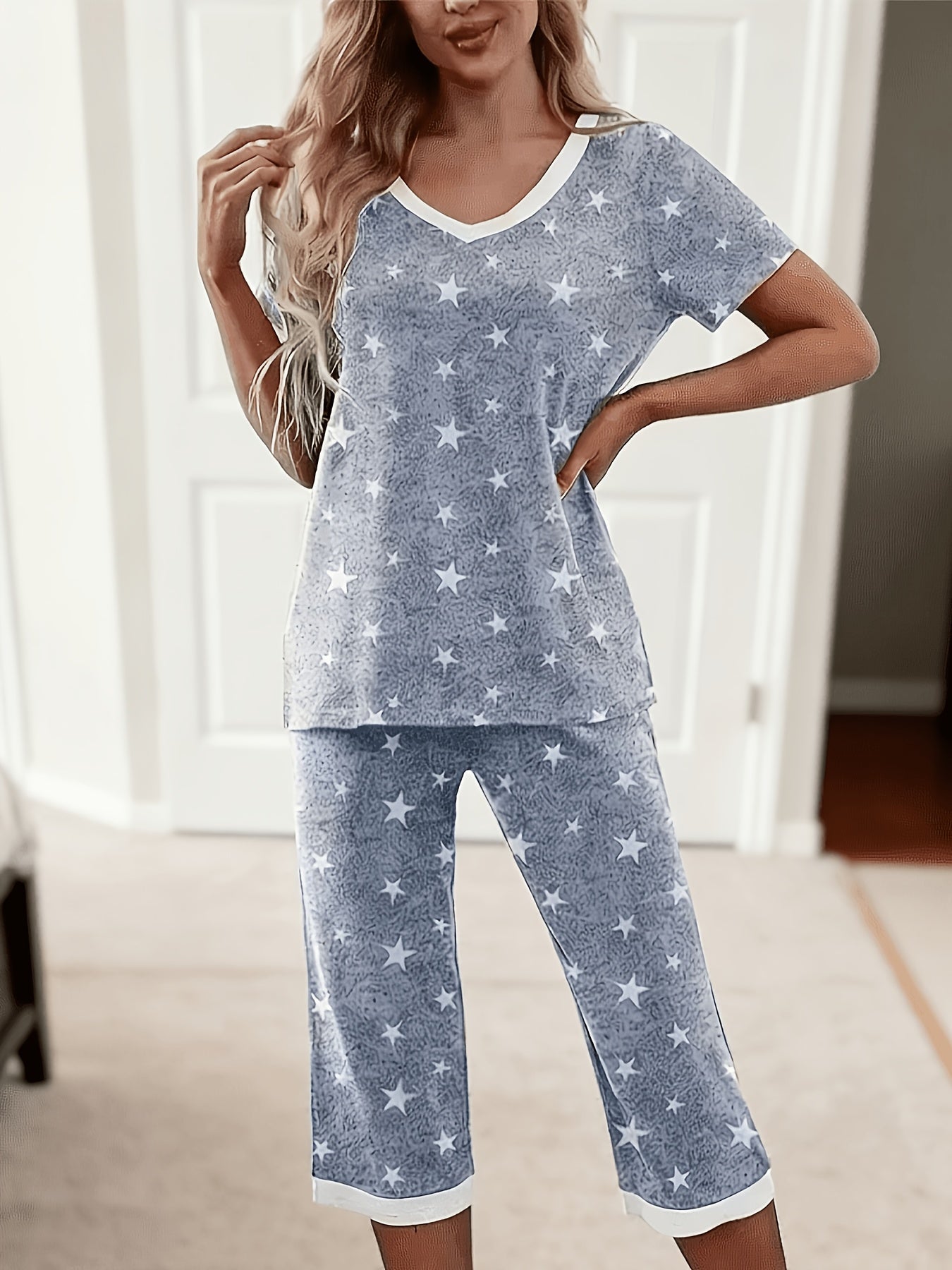 2pcs V-neck Star-print Pajama Set, Made From Soft, Comfortable Fabric with A Color-blocked Star Print Design. Features An American Retro Style. This Women's Pajama And Loungewear Set Is Trendy And Fashionable, A New Seasonal Release And A Must-have