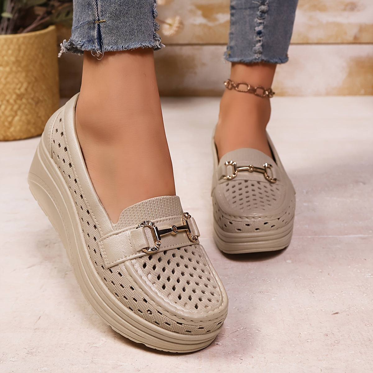 Women'S Casual Slip-On Wedge Heels - Light And Stylish, Suitable for All-Day Wear Hollow-Out Wedge: Versatile Shoes for Work And Weekends Sports Casual Fashion, Women Shoes