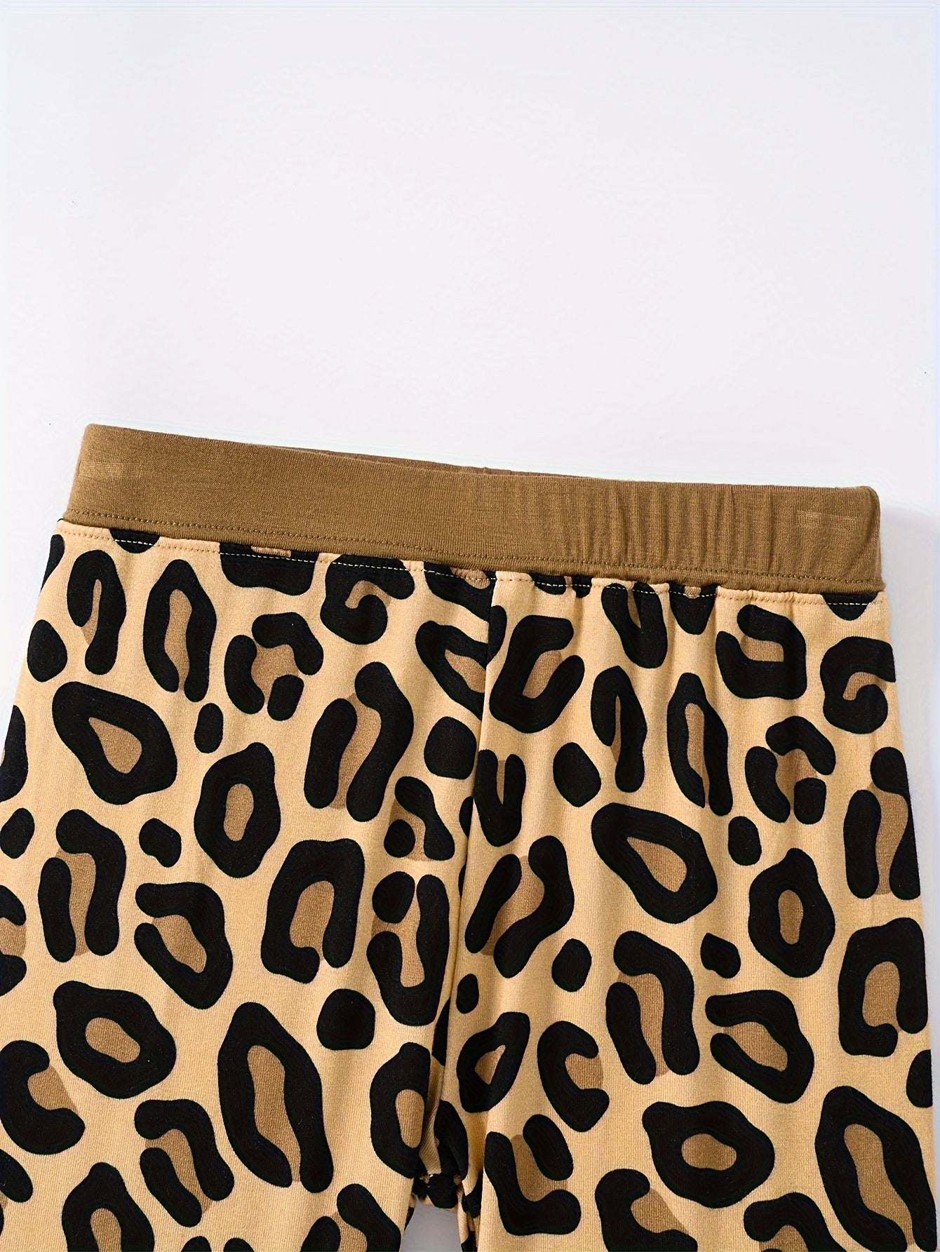 JUNBLEBABY Bamboo Fiber Skinny Pajama Set - Brown Leopard Print Long Sleeve And Pants, Stretchy Viscose Blend, Crew Neck, Casual Style for Youngsters