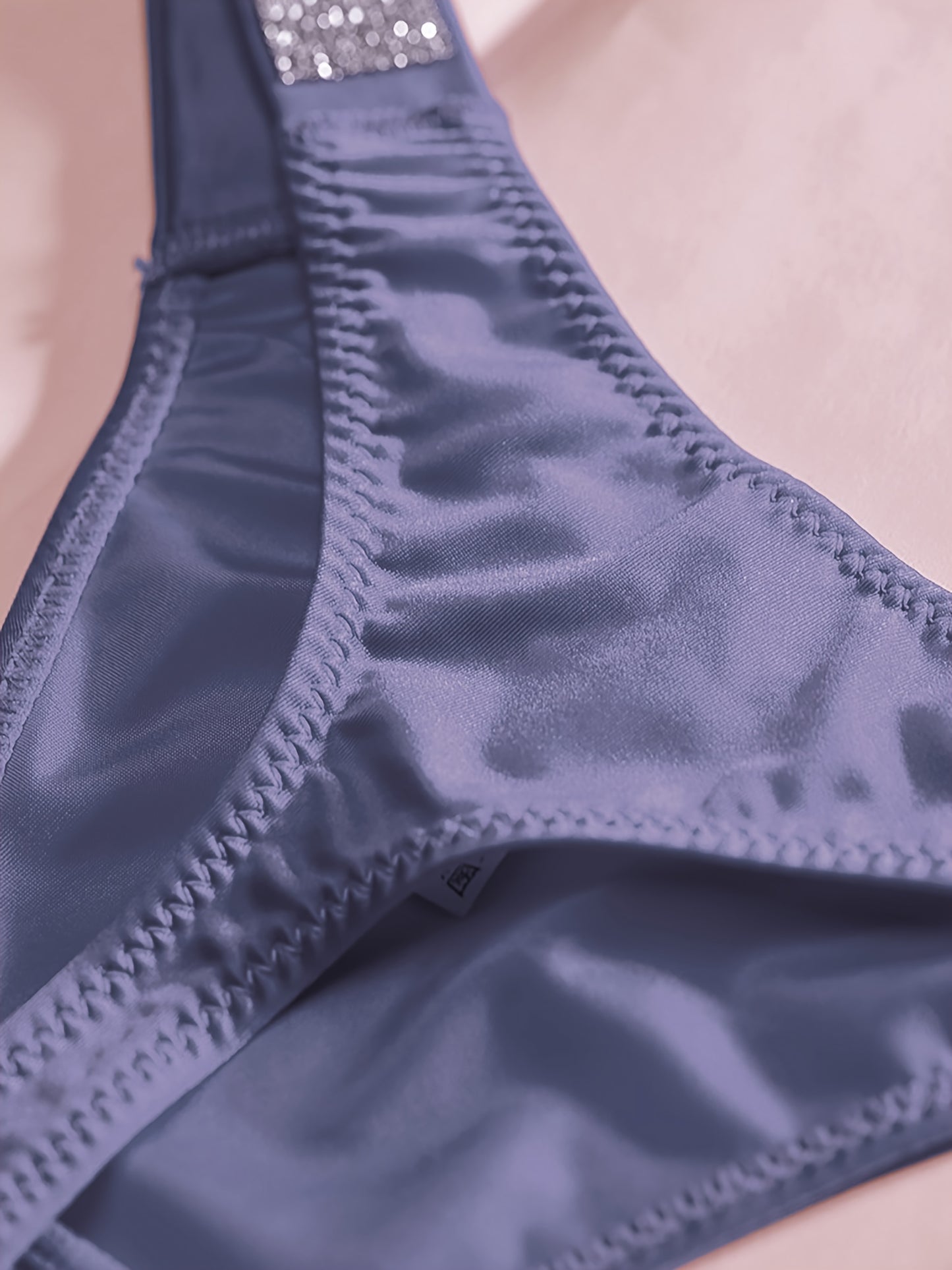 5pcs of Alluring Thongs for Women, Adorned with Rhinestones, Featuring a Low-Rise Design. These Soft And Breathable Panties Offer Comfort And Good Elasticity, Making Them Ideal for Everyday Wear, Sports