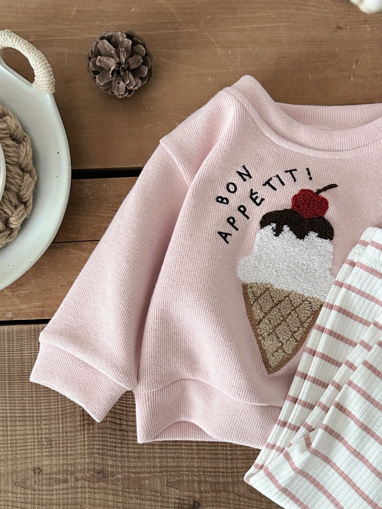 Two-Piece Spring/Autumn Baby Outfit - Cute Ice Cream Patchwork Round Neck Pink Sweatshirt + Pink And White Striped Casual Pants Sweetheart Youngsters Set, Long Sleeve And Trousers, No Additions Included, for Outdoor