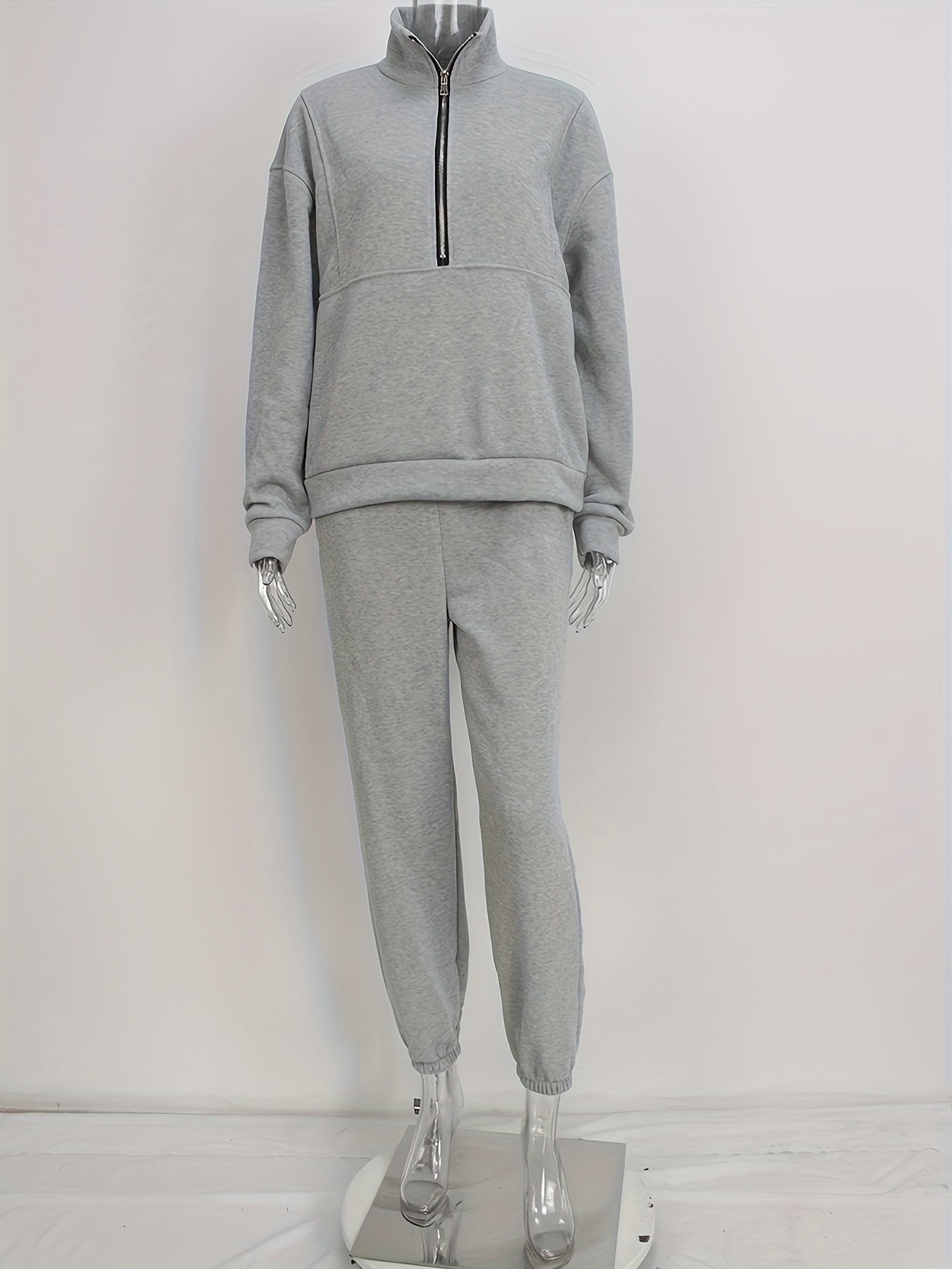 New Women'S Pullover Ensemble, a Two-Part Outfit That Includes a Snug Long-Sleeve Pullover And Sporty Pants, Designed for a Relaxed Fit with a Zipper, Perfect for Casual Home Attire And Fashionable Street Style, Ideal for The Fall And Winter Months
