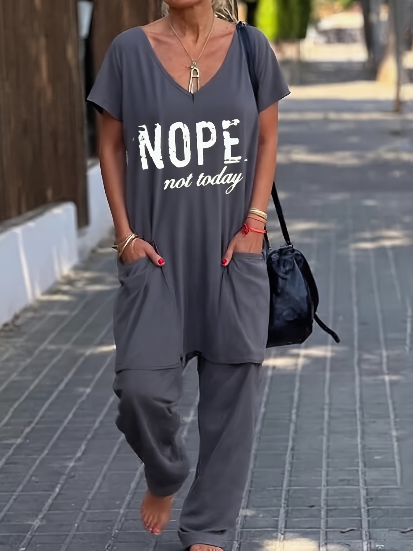 Three Colors Women'S V-Neck Loose-Fitting Romper Featuring Pockets - Casual Solid Ideal for Spring/Summer, Comfortable And Fashionable, Women'S Jumpsuits And Rompers