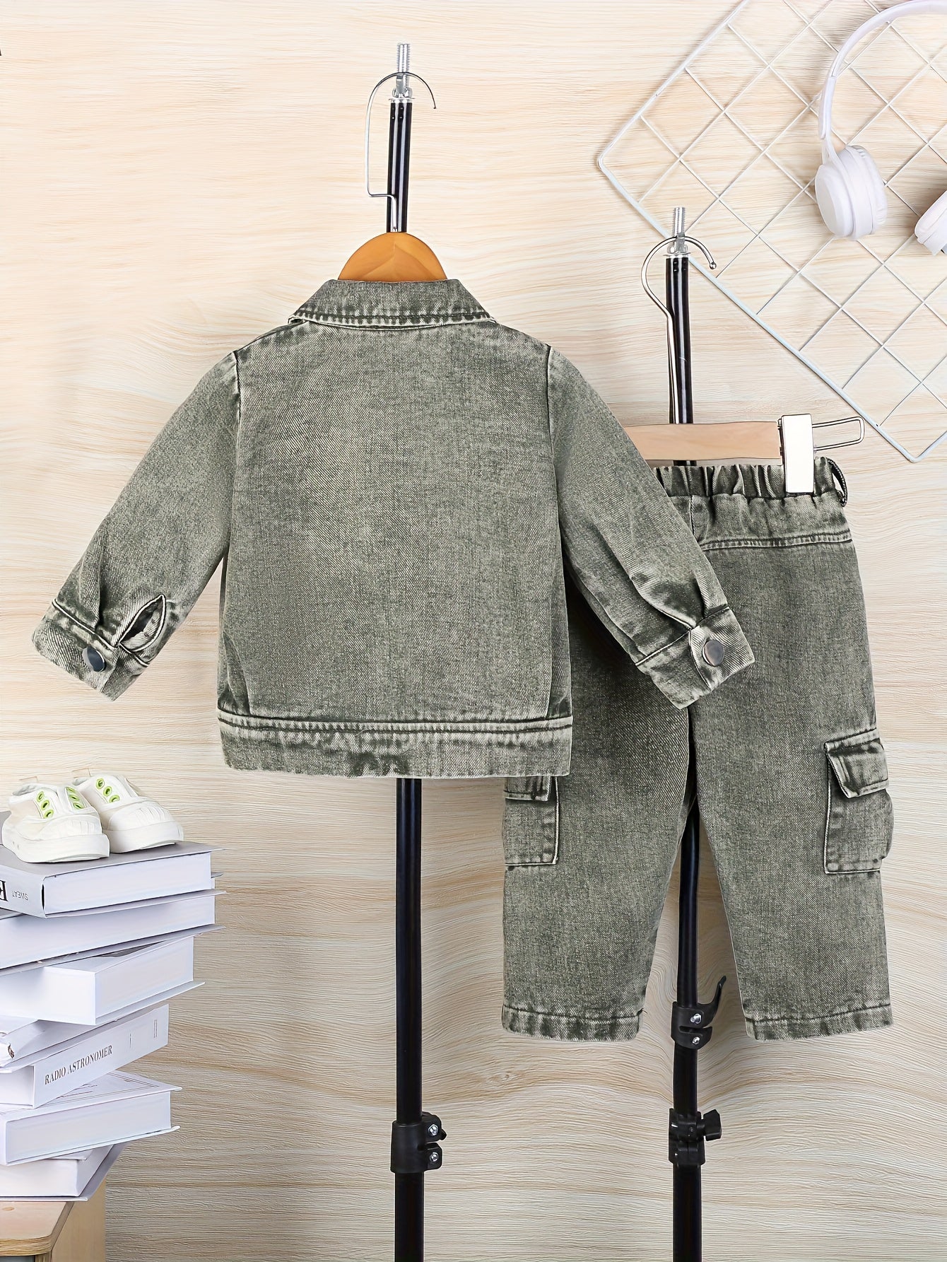 2pcs Boys' Western Cowboy Outfit Set - Distressed Denim Jacket, Jeans| Heavy-Duty Button-Up Front, Fall/Winter Casual Clothes, Casual Attire & Themed Events, Hand Washable Cowboy Set with Classic Western Style, Non-Stretch Fabric, Perfect for Outdoor