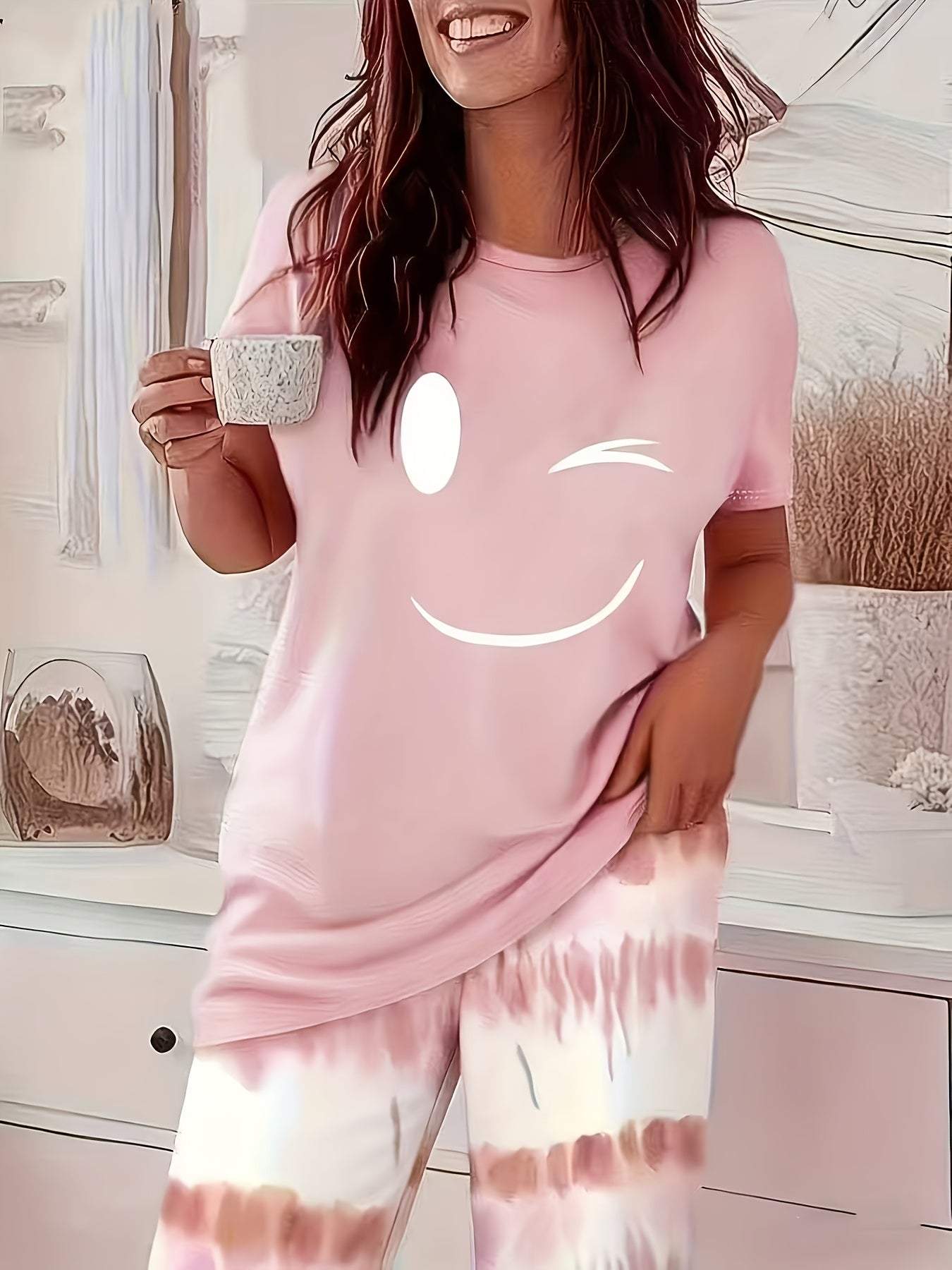 Smiling-printed Round-necked Short-sleeved Top + Gradient-colored, Loose-fit Straight-leg Pants Set