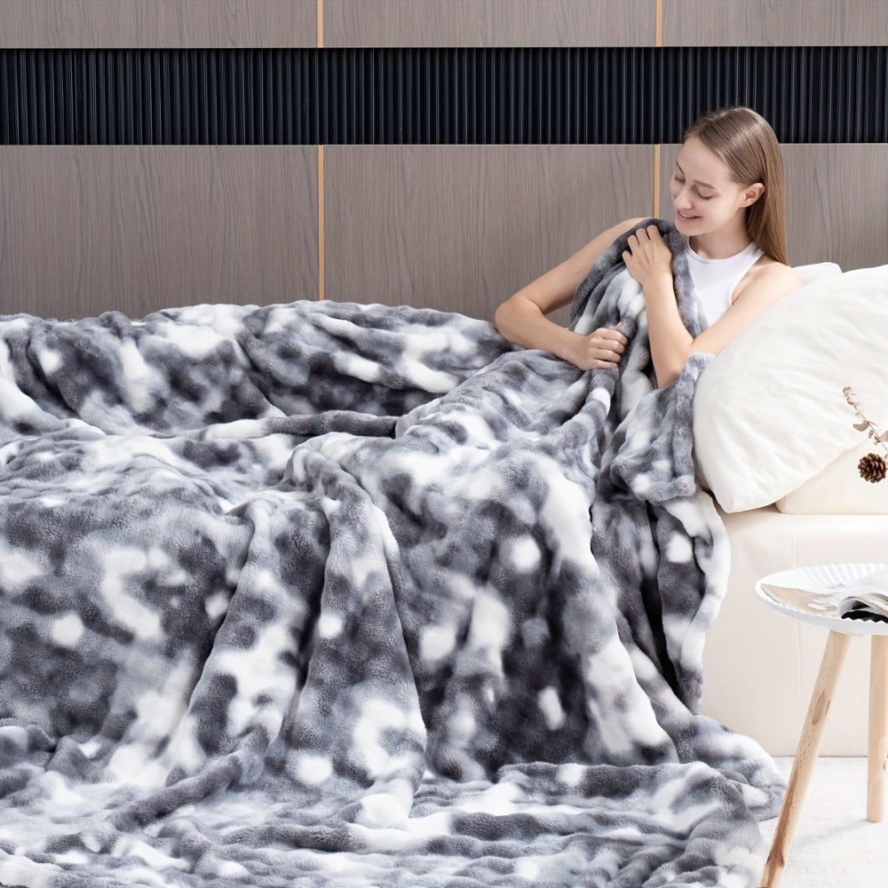 Faux Rabbit Fur Cozy Throw Blanket - Machine-Washable Travel Style