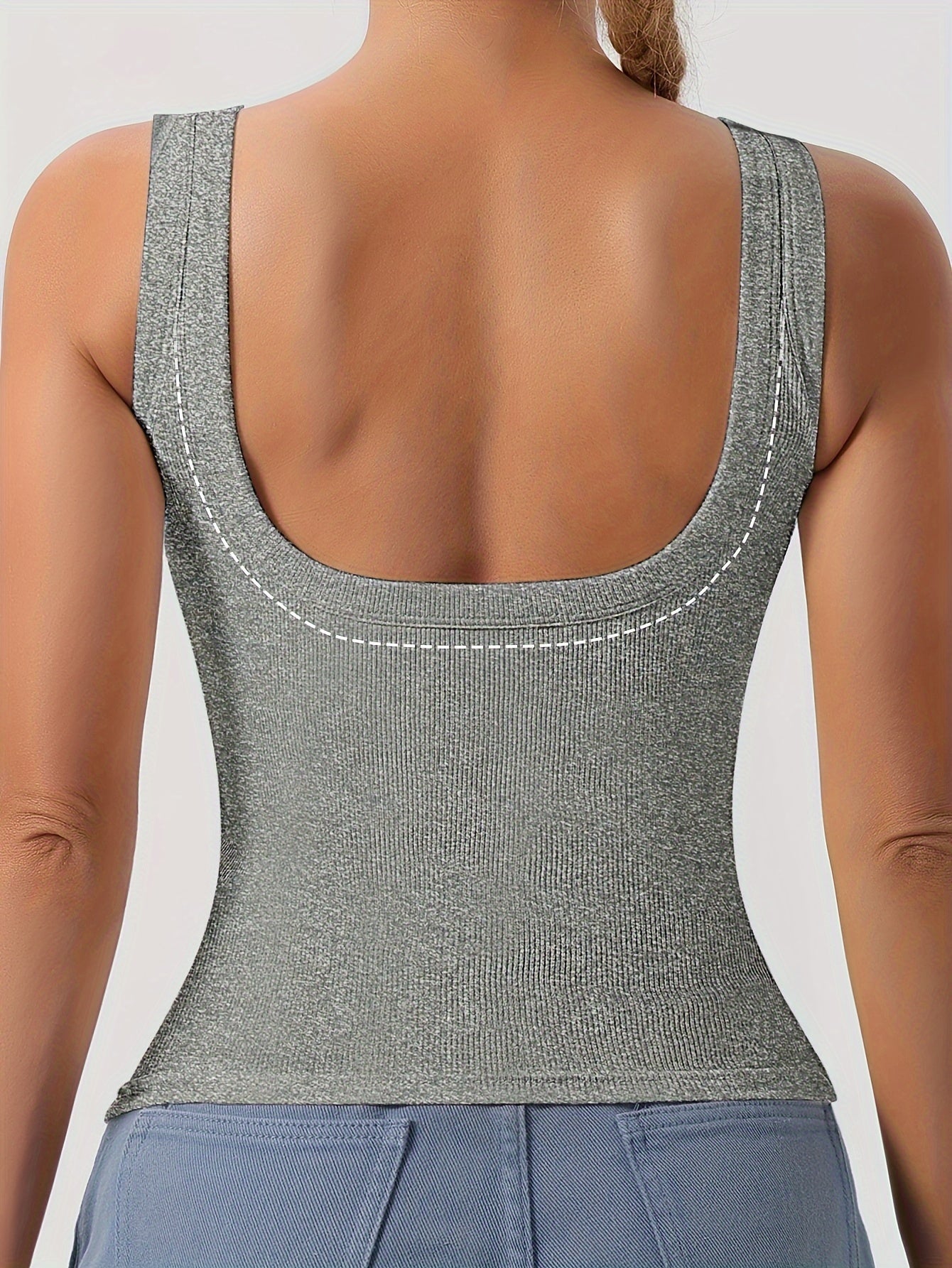 A Plain Scoop Neck Tank Top, Perfect for Casual Summer Wear, Featuring Removable Chest Padding for a Slim Fit, Designed for Women