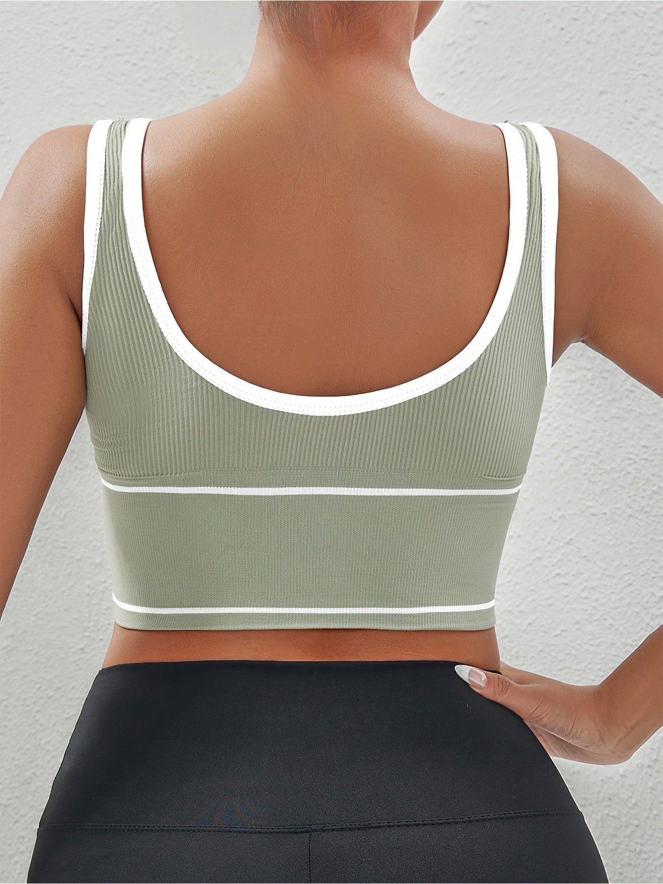 1pc EssElegance Plus-Size Push-Up High-Impact Wireless Sports Bra - Cross-Back Seamless Design with Removable Pads, Breathable Compression for Yoga, Running & Training