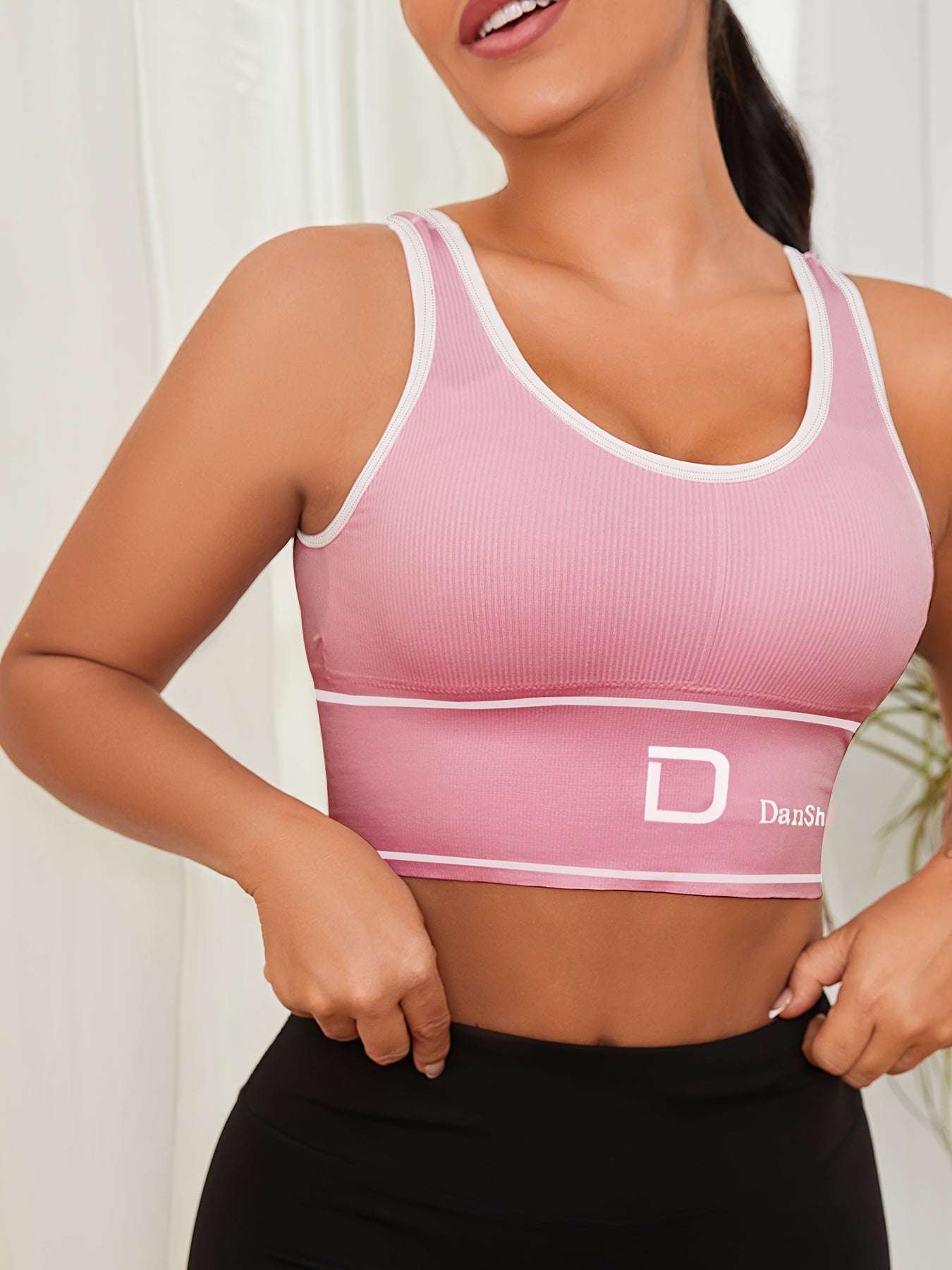 5pcs DanSheer Sports Bra- Wireless, Full Coverage, High Elasticity, Suitable for Yoga and Running, Breathable Nylon, Machine Washable, Various Colors, Featuring Fashionable "DANSHEER" Print, Sports Bra