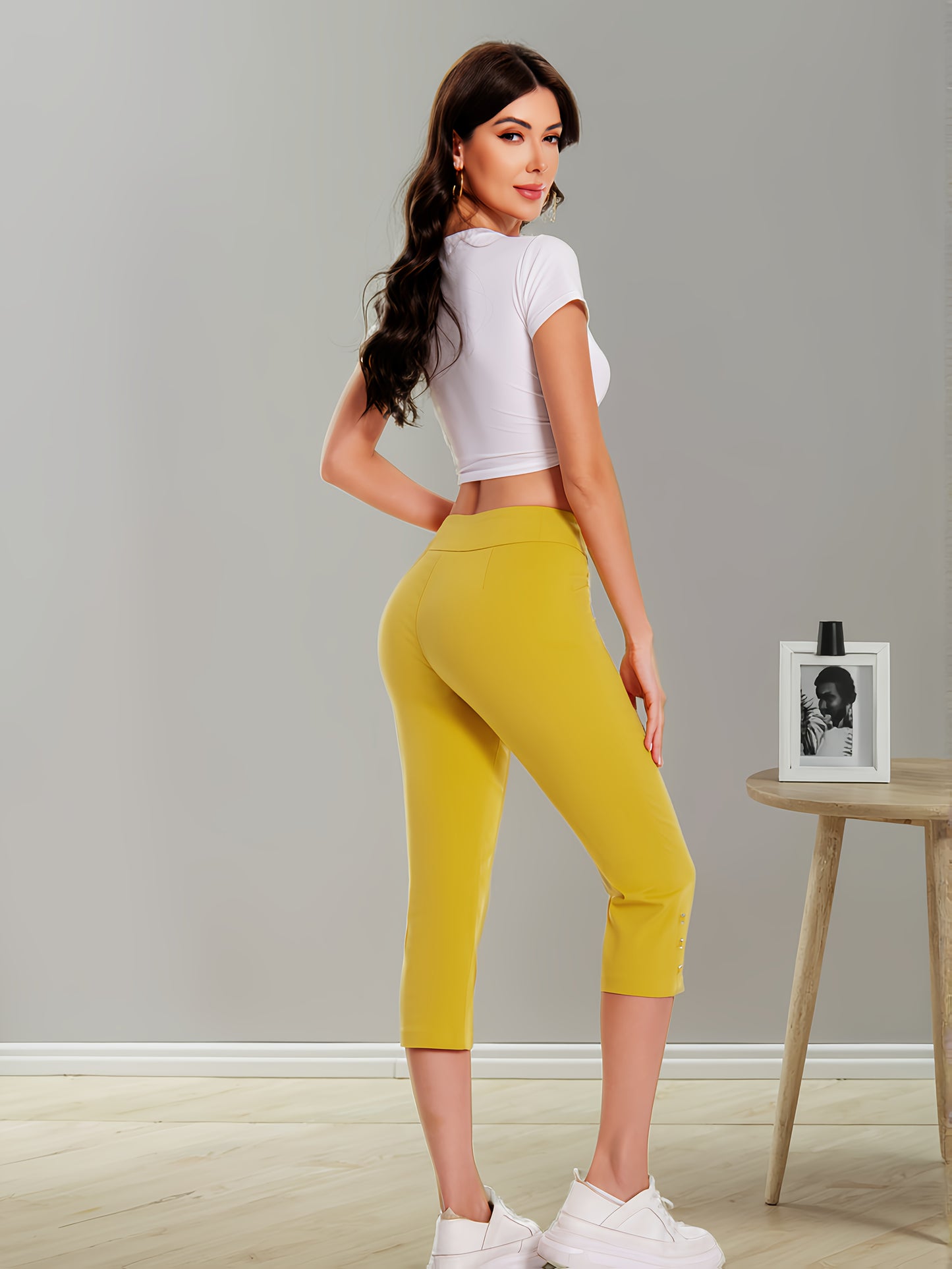 Women's Pull On Straight Leg Capri Pants Stretch Comfort Fit with Eyelet Detail And Two Pockets