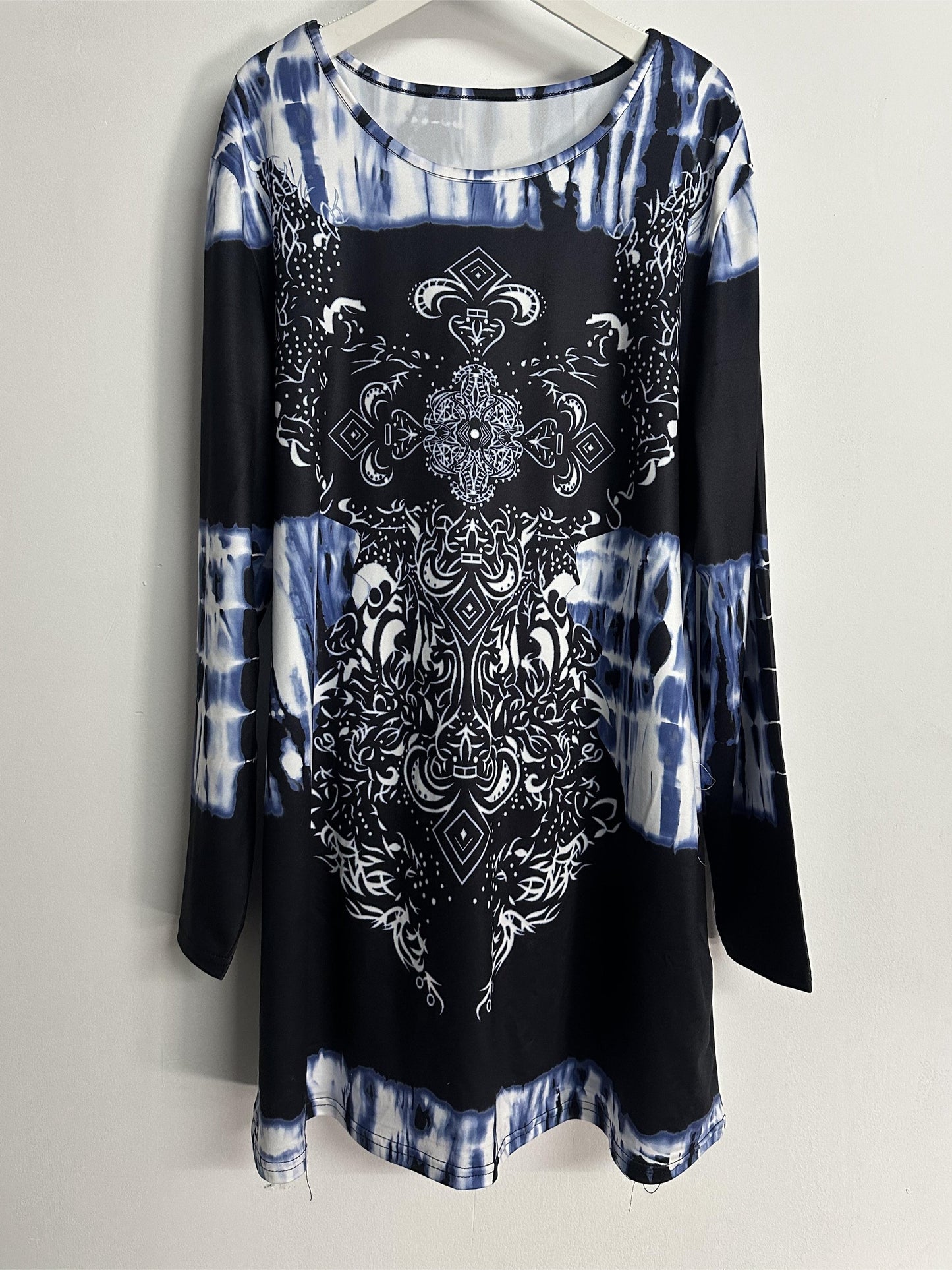Plus Size, Plus Size Boho Top, Women's Plus Tie Dye Arabesque Print Long Sleeve Round Neck Slight Stretch Tunic Top