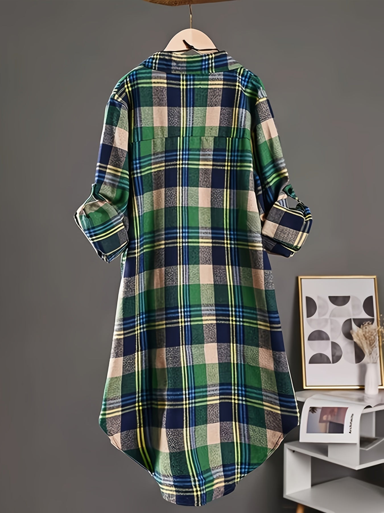 Plus Size, Plus Size Pure Mid-Length Plaid Long Sleeve Shirt for Women, Korean Style Loose Fit Versatile Casual Shirt Cardigan Outerwear, Suitable for Christmas, New Year, Valentine's Day Holiday Outfits, Skin-Friendly Fabric Texture