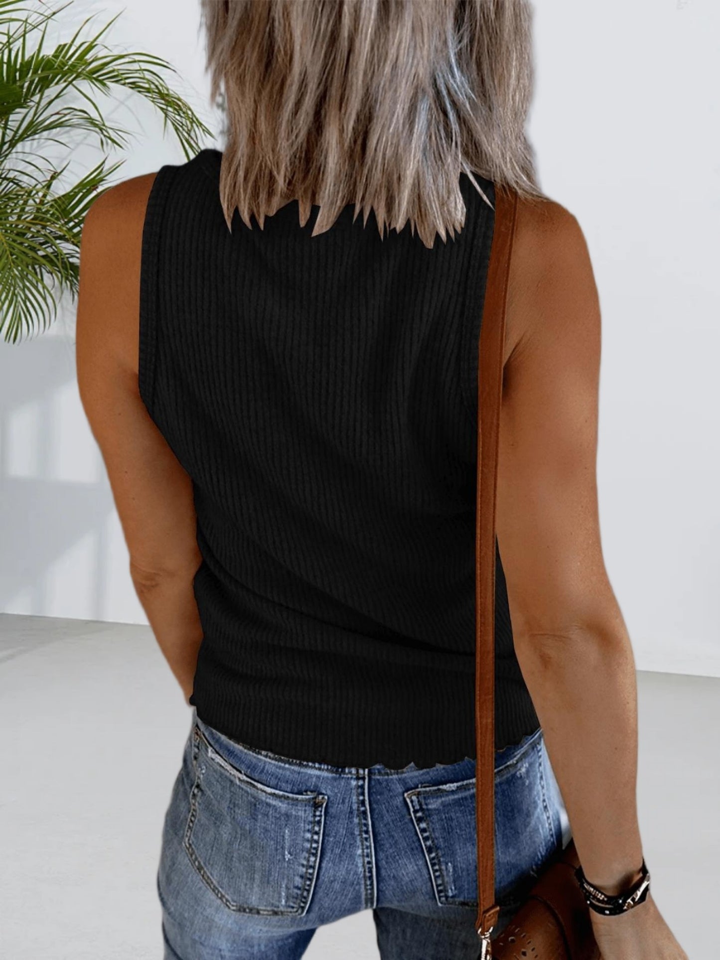 Casual Tees for Everyday Wear, Featuring Solid Color Vests with a Round Neck, Perfect for Spring And Summer