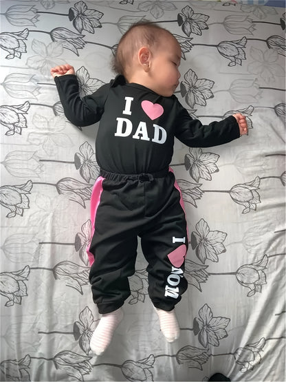 KuKitty Newborn Baby Girl Clothes Infant Girls 2pcs Outfit Set I Love Dad/Mom Print Bodysuit Tops And Pants, Perfect for Outdoor