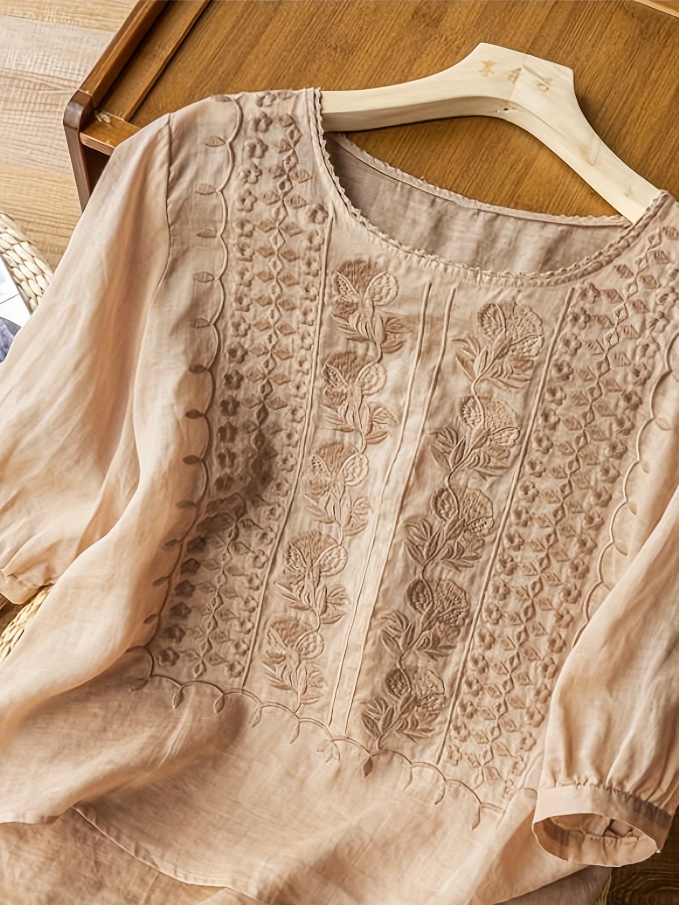 Women'S Embroidered T-Shirt in Various Colors and Sizes