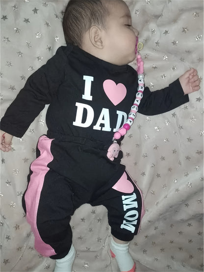KuKitty Newborn Baby Girl Clothes Infant Girls 2pcs Outfit Set I Love Dad/Mom Print Bodysuit Tops And Pants, Perfect for Outdoor