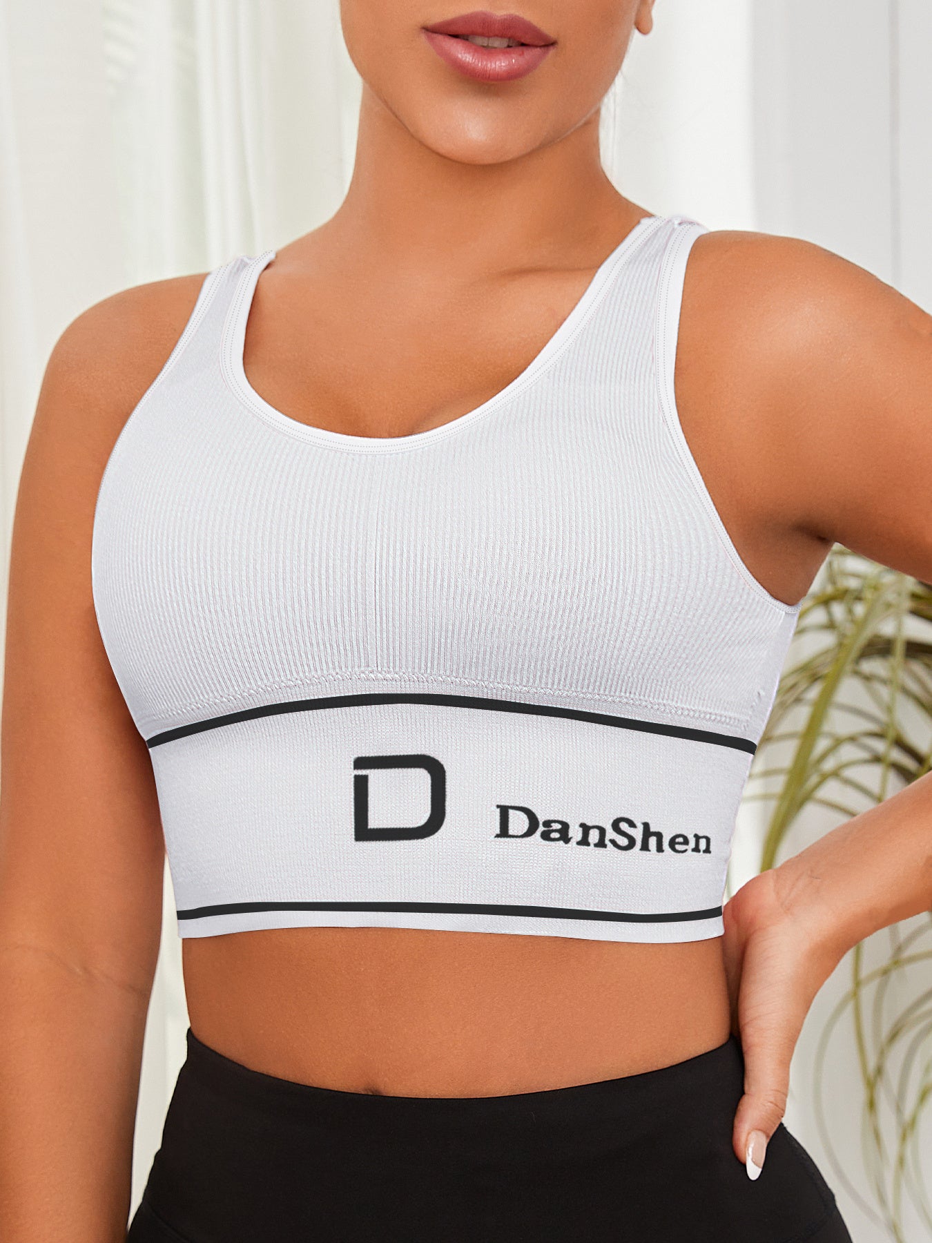 Set of 4 Esselegance Wireless Sports Bras with High Support - Features a Cross-Back Seamless Style And Removable Padding, Ideal for Yoga, Running, And Workouts