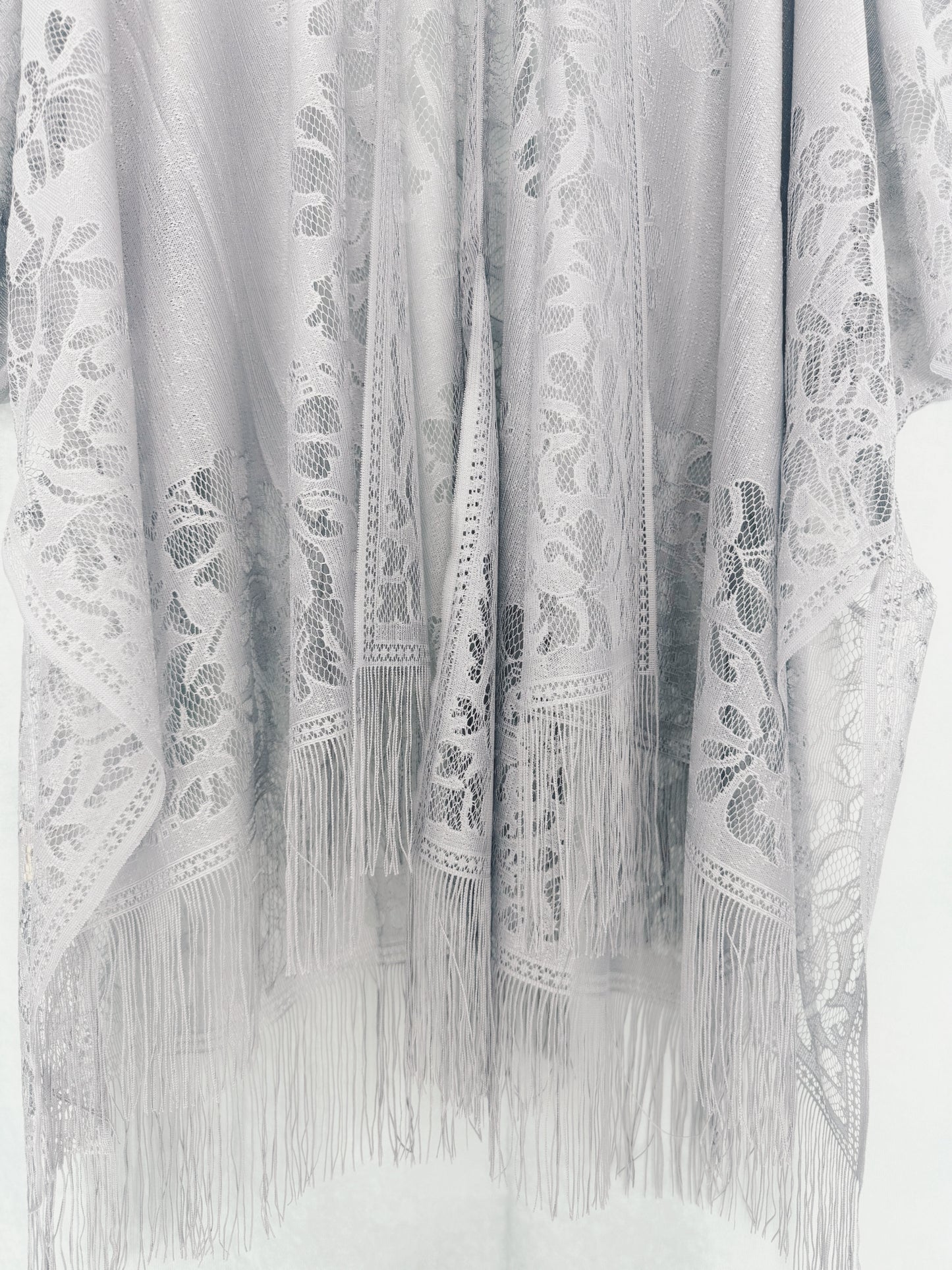 Woman's Plus Size Boho Cover Up, Lace Kimono, Women's Plus Floral Lace Batwing Sleeve Cover-Up, Open Front Tassel Trim Kimono, Lightweight Beach Cover Up