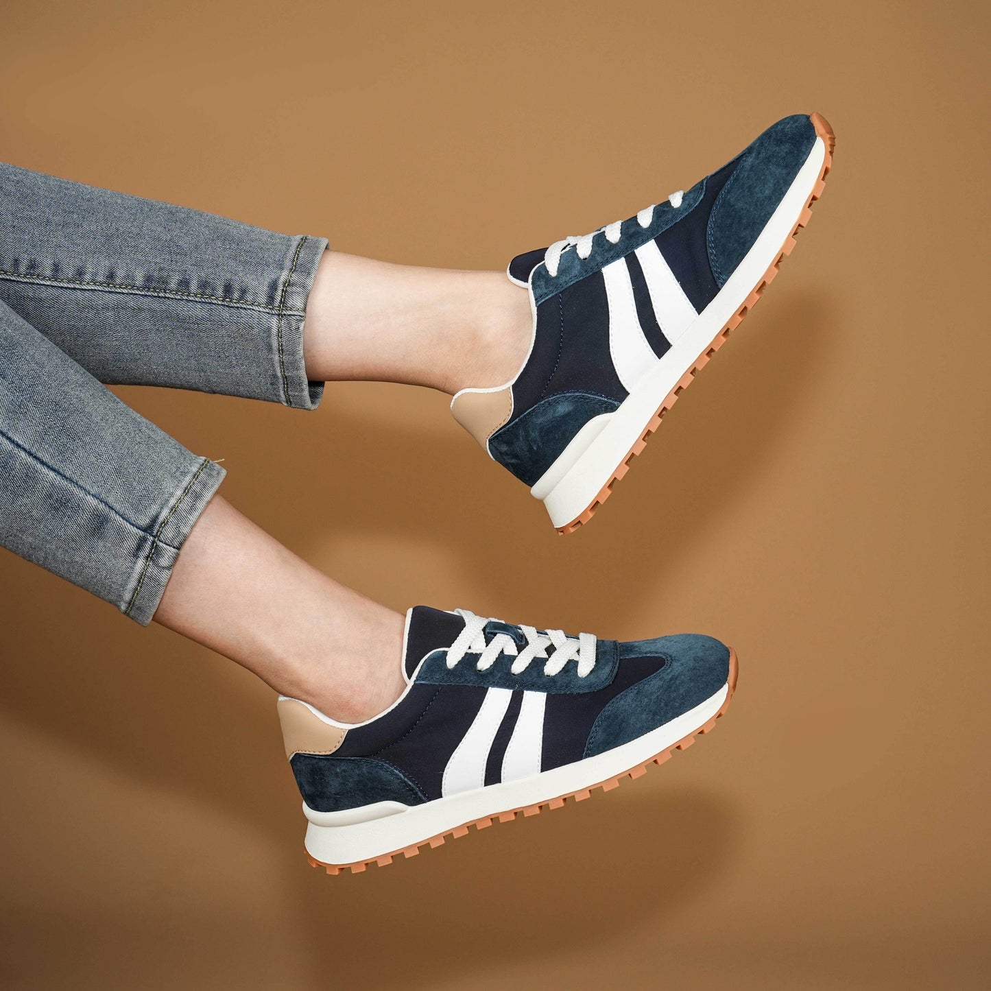 Women's Genuine Leather Chunky Lug Sole Lace Up Running Shoes Casual Designed Fashion Sporty Sneakers AA1127n