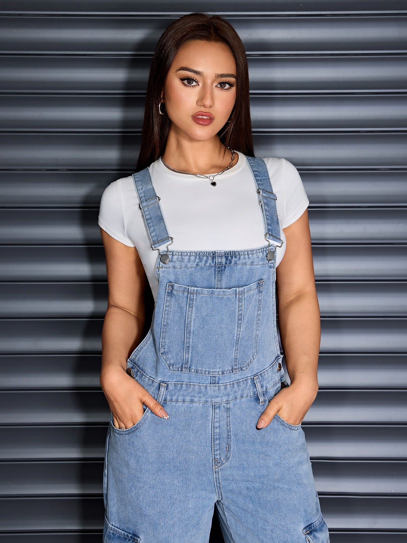 Women'S Denim Wide-Leg Cargo Jumpsuit with a Loose Fit, Baggy Design, And Adjustable Straps