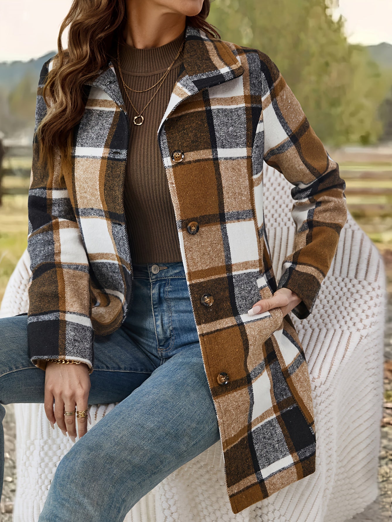 A Long Lapel Single-breasted Checkered Coat with A European And American Style, Unlocking Fashionable Autumn And Winter Outfits