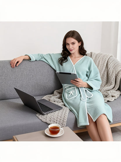 1 Women's super soft absorbent long-sleeved bathrobe - quick-drying, cartoon pineapple plaid design with straps, perfect for home comfort