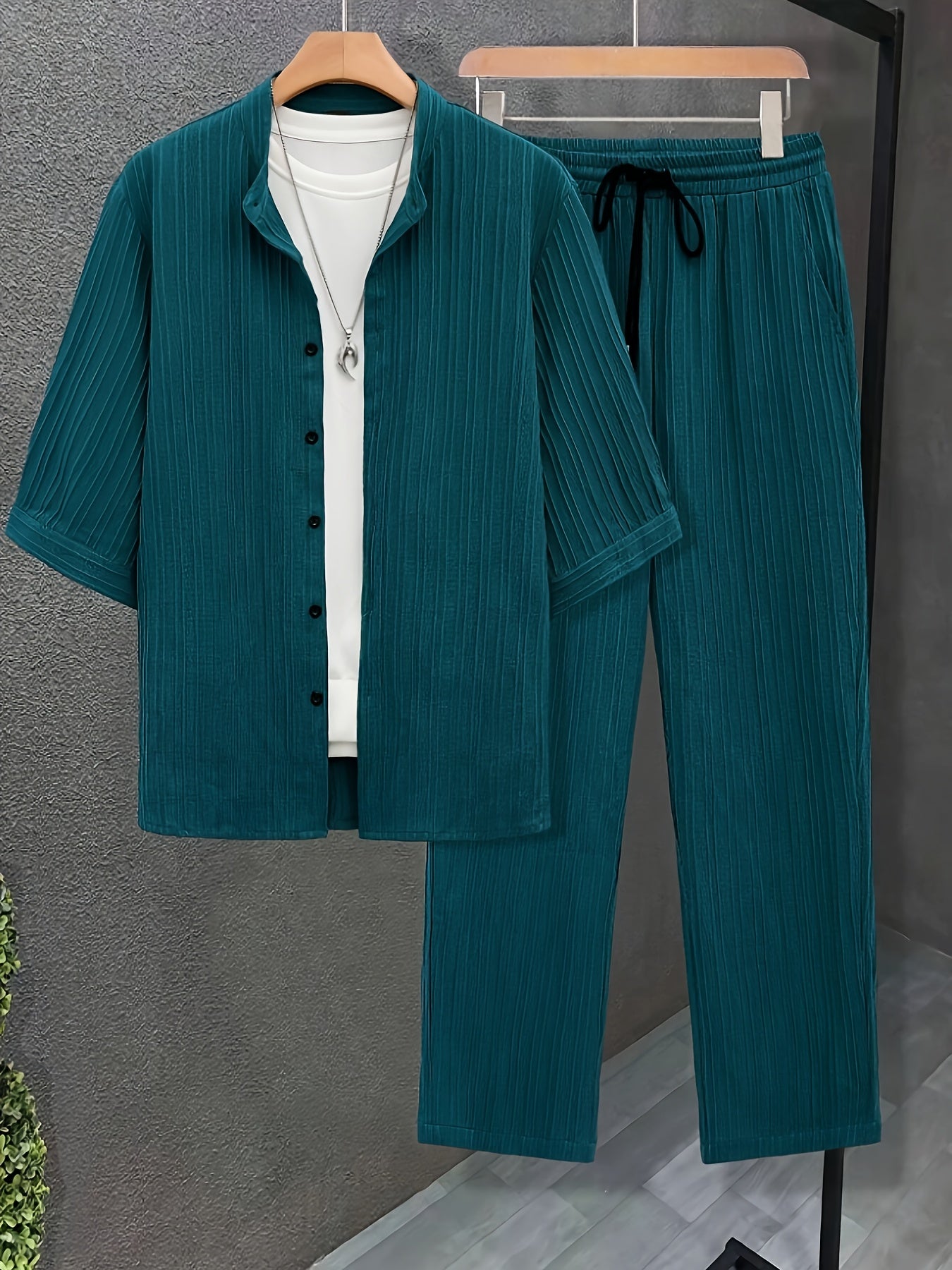 Men's Solid Color Spring/Summer Casual Pure Color Monk-Tie Short Sleeve Shirts And Pants Set