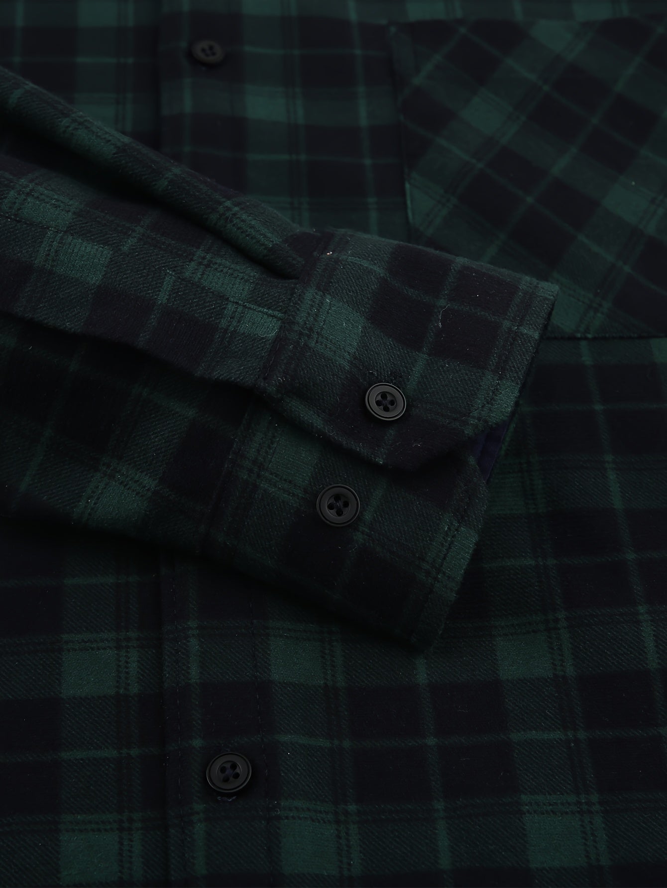 Men's Winter Flannel Plaid Shirt - Thick Warm Fleece-Lined Long Sleeve with Dual Chest Pockets, Casual Button-Up Collar for Cold Weather, Wrinkle-Resistant Soft Plaid Pattern in Navy/Red, Winter Clothes for Men, Mens Winter Clothes