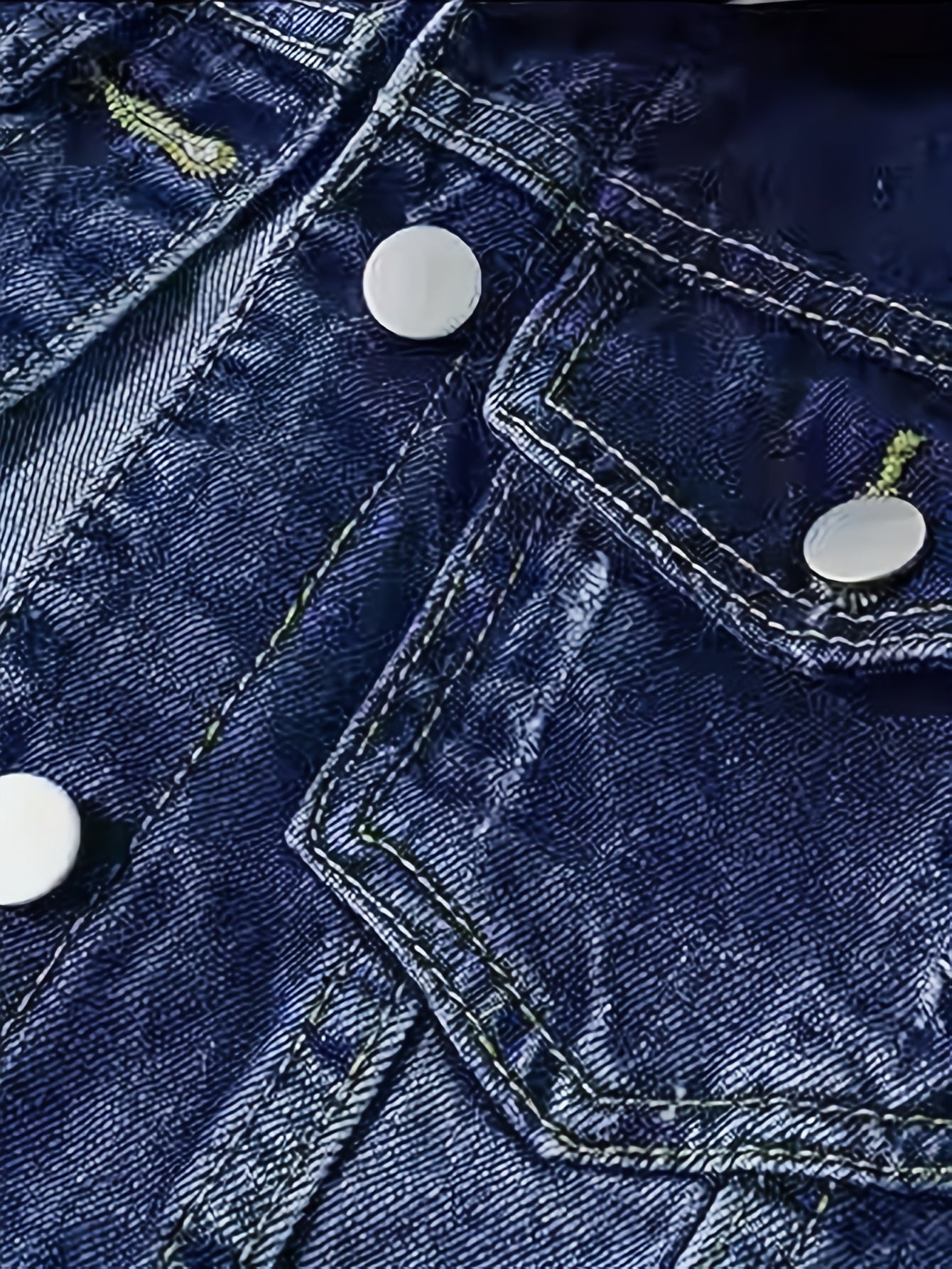 Ladies' Short Denim Jacket with a Slim Fit, Featuring 3/4 Sleeves And a Distressed Look