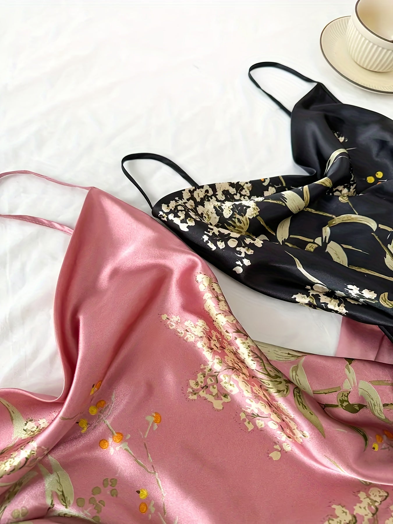 [Four-Piece Pajamas Set] Women's Elegant Small Cherry Print, Wearable in All Seasons, Pile Collar Suspenders Long Pajamas Set, Comfortable Four-Piece Set