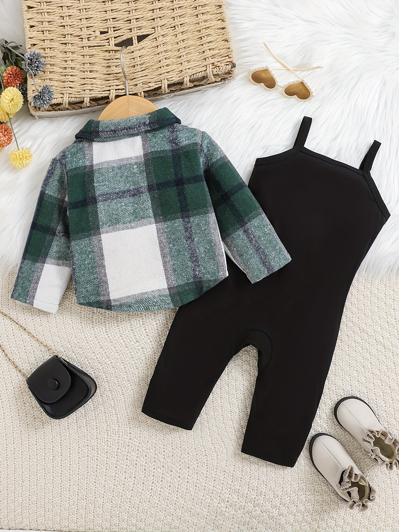 2pcs for Baby Girls Clothes And Toddlers In Autumn And Winter, Including A Green Two-tone Plaid Long-sleeve Coat And A Black Camisole Jumpsuit, Perfect for Outdoor