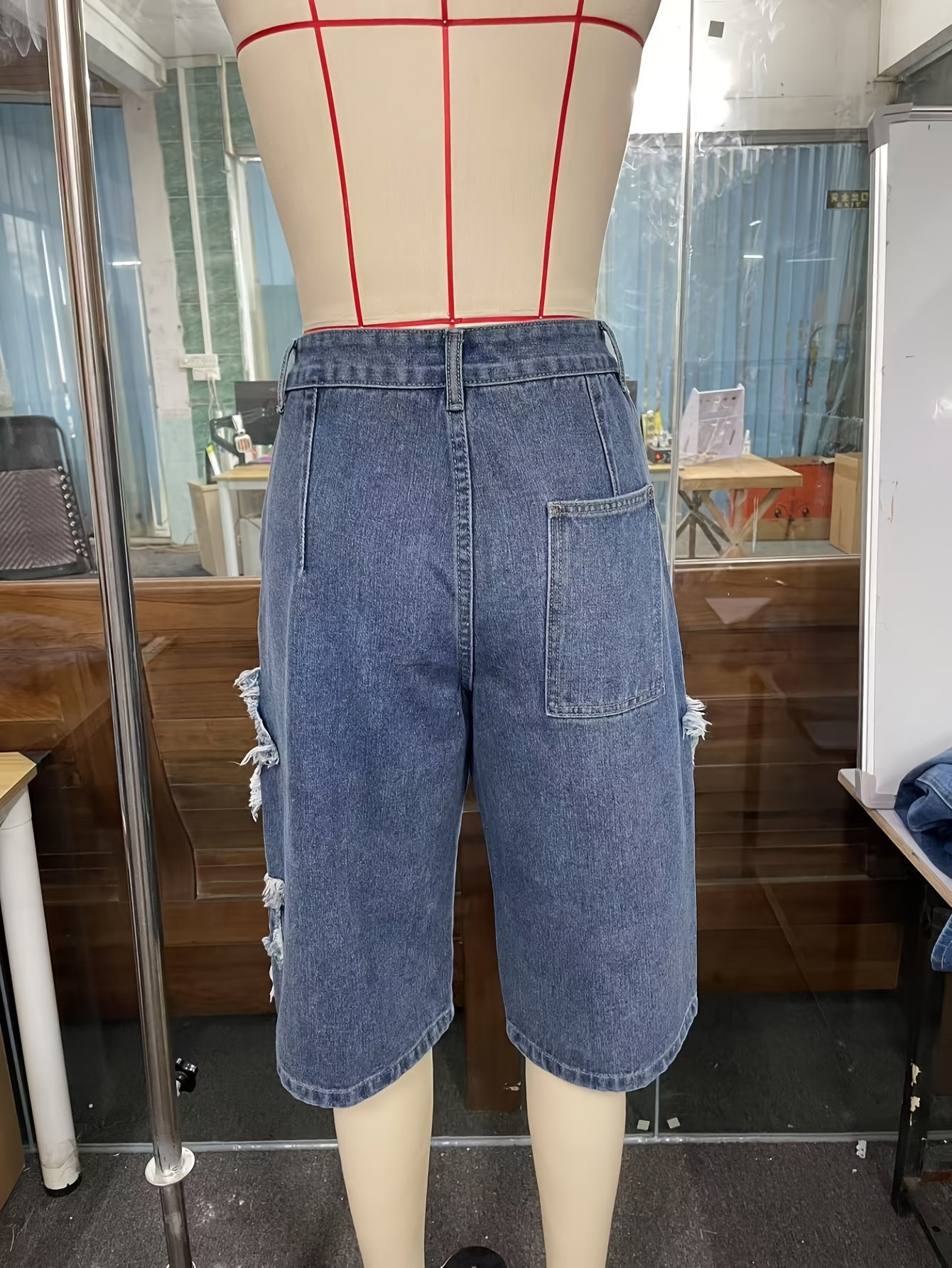 SWAKAKI Women's Vintage Washed Denim Mid--Length Shorts with Star Embroidery Patches - Casual Streetwear Style, Non-Stretch Fabric, Functional Pockets for Spring/Summer, Summer Clothing, Distressed Denim, Durable Stitching