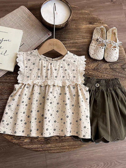 Girls' Summer Forest-style Sleeveless Floral 2pcs Set: Lace-trimmed Small Floral Short-sleeve Top + Ruffled-edge Shorts, Perfect for Outdoor