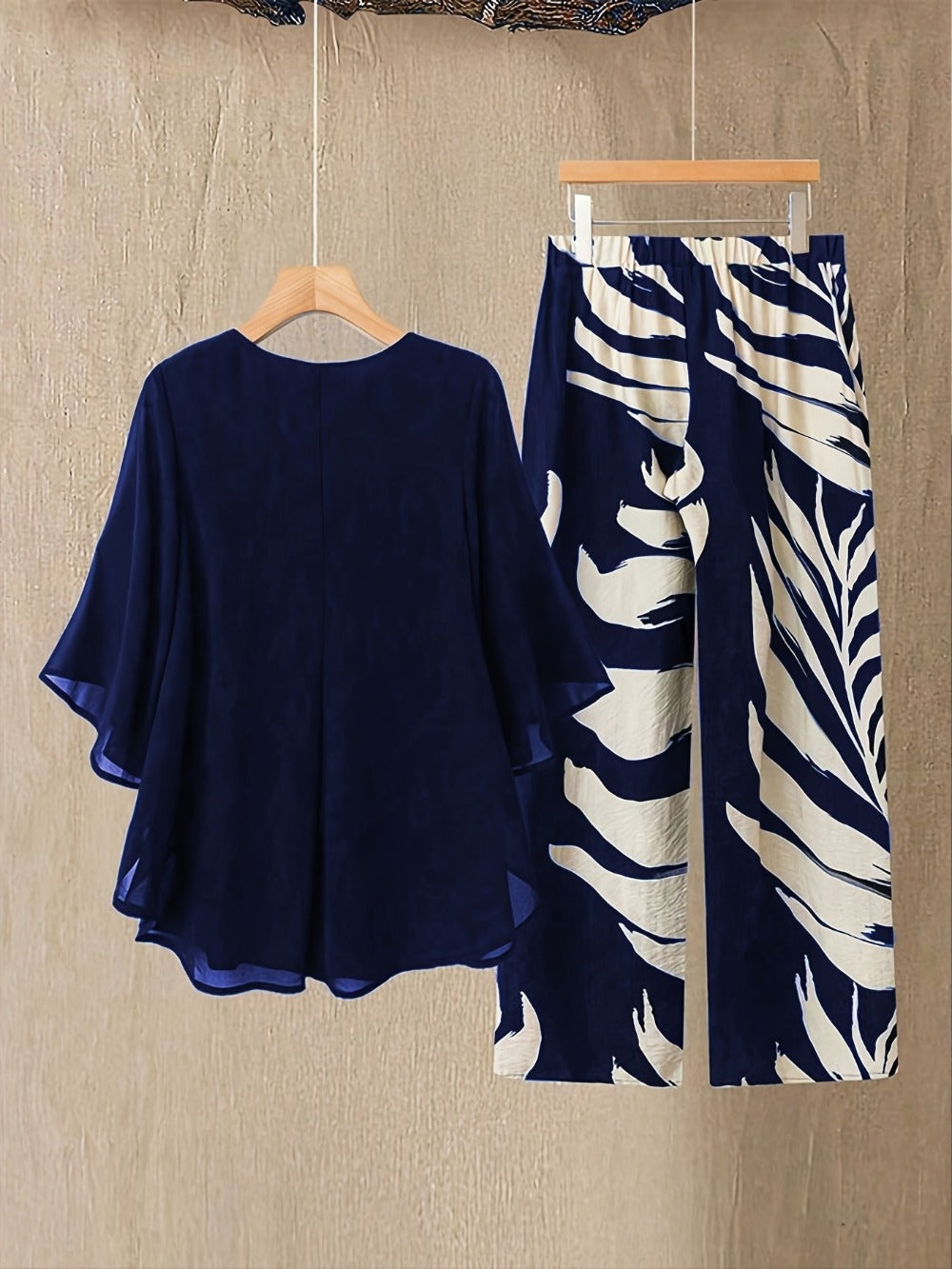 Women's Two-Piece Pants Set - Graphic Print Casual Look 6981
