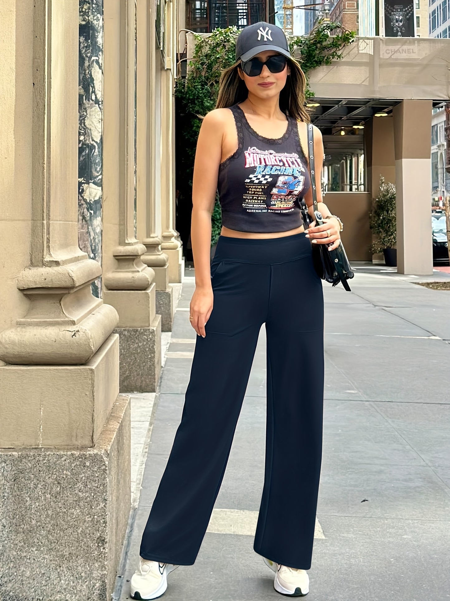 High-Waisted Loose-Fitting Yoga Pants for Women, Designed for Casual Workouts And Featuring Pockets