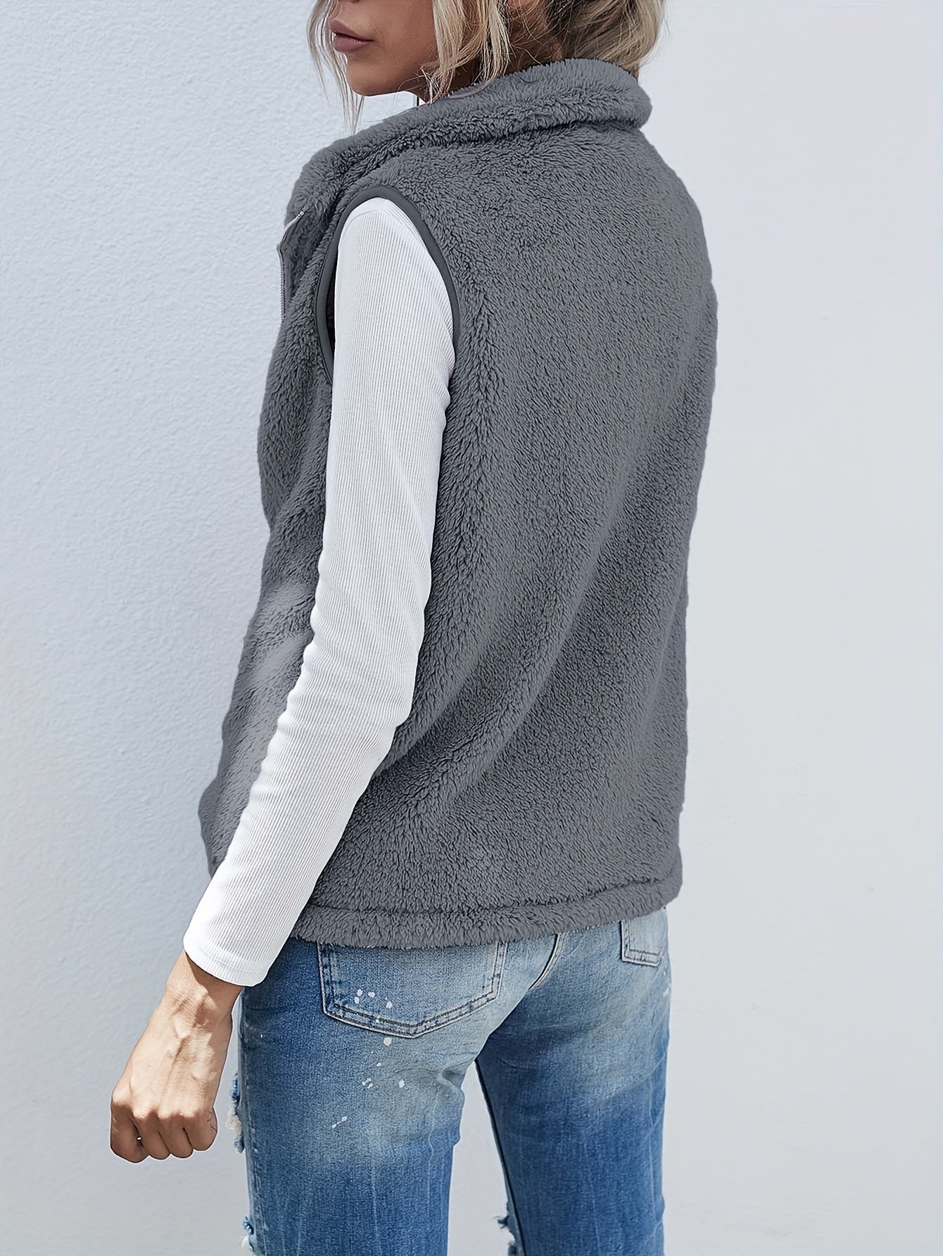 Lightweight Sleeveless Cardigan with a Zipper, Featuring Double-Sided Fleece, Perfect for Autumn And Winter, Complete with Pockets