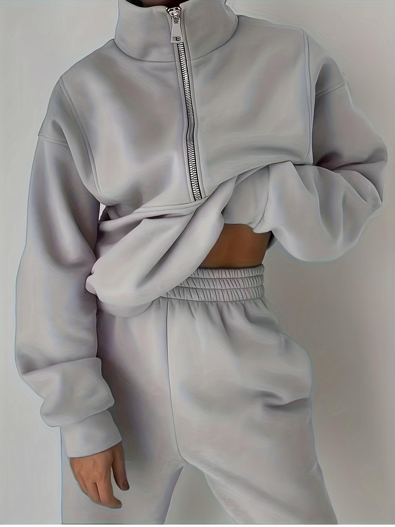 New Women'S Pullover Ensemble, a Two-Part Outfit That Includes a Snug Long-Sleeve Pullover And Sporty Pants, Designed for a Relaxed Fit with a Zipper, Perfect for Casual Home Attire And Fashionable Street Style, Ideal for The Fall And Winter Months